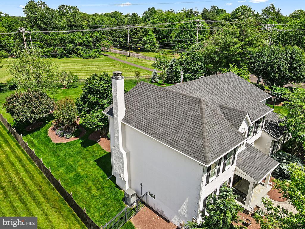 LAKEVIEW ESTS - Residential