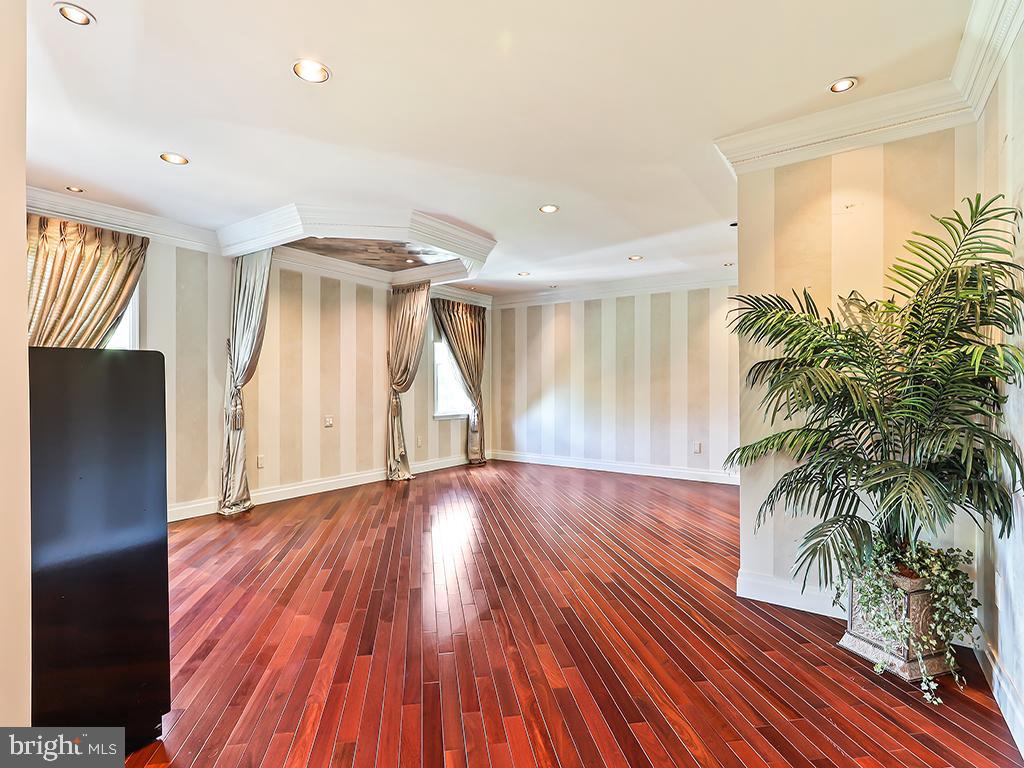 LAKEVIEW ESTS - Residential