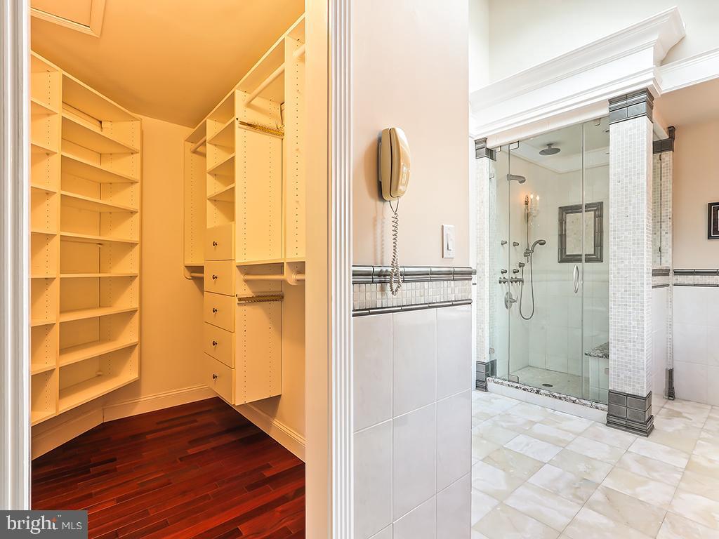LAKEVIEW ESTS - Residential