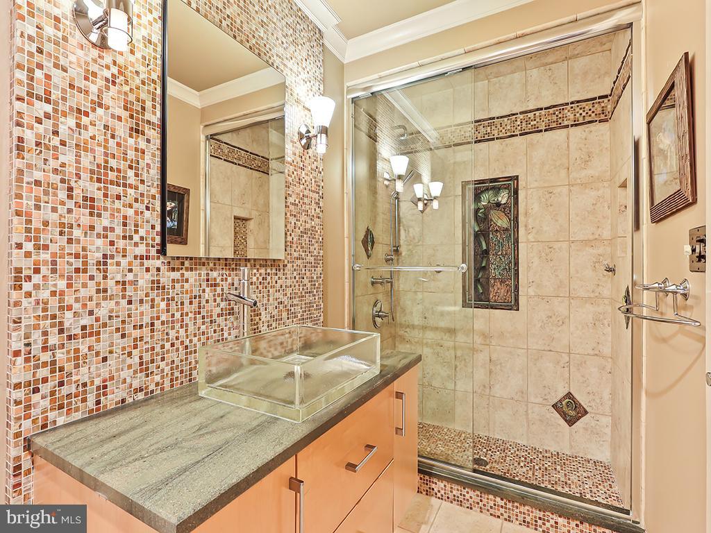 LAKEVIEW ESTS - Residential