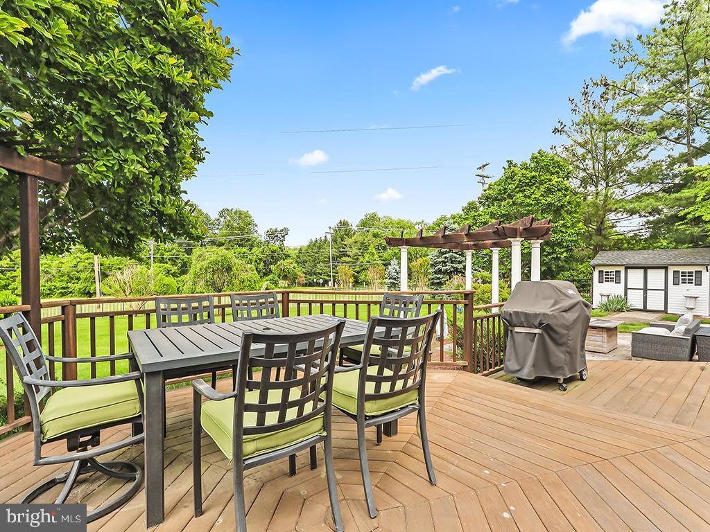 LAKEVIEW ESTS - Residential