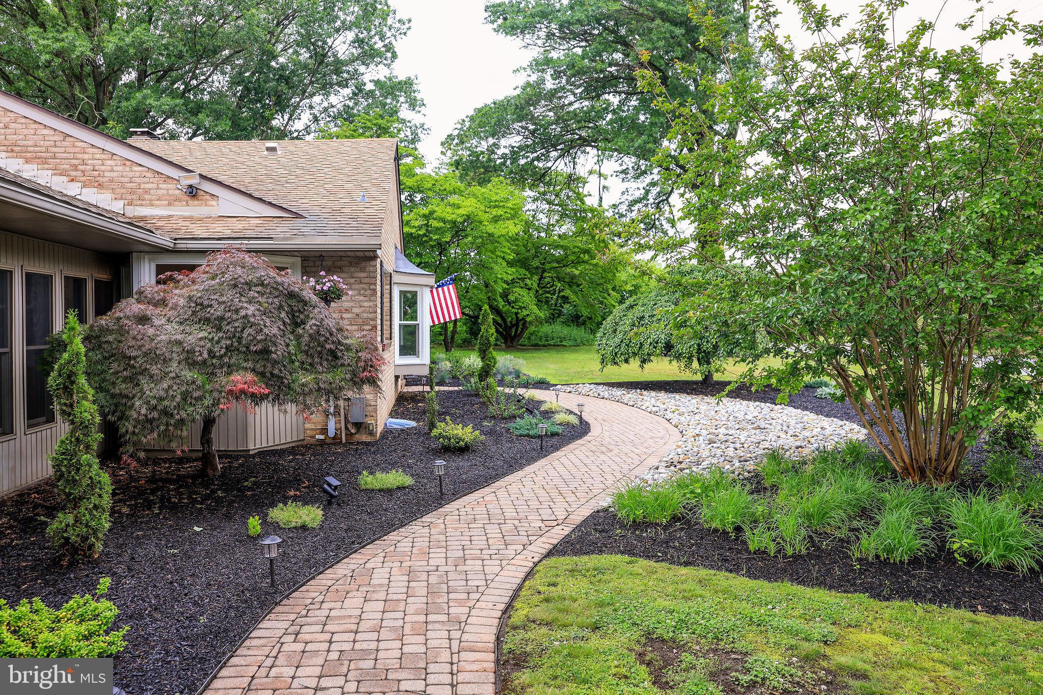 373 KINGS HIGHWAY