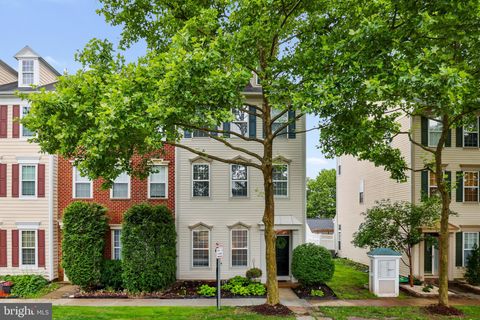 43573 MINK MEADOWS STREET CHANTILLY VA 20152