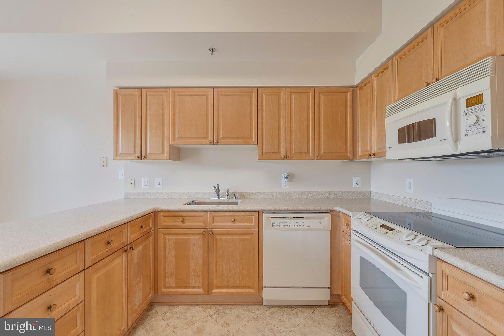 OVERLOOK AT LEISURE WORLD - Residential