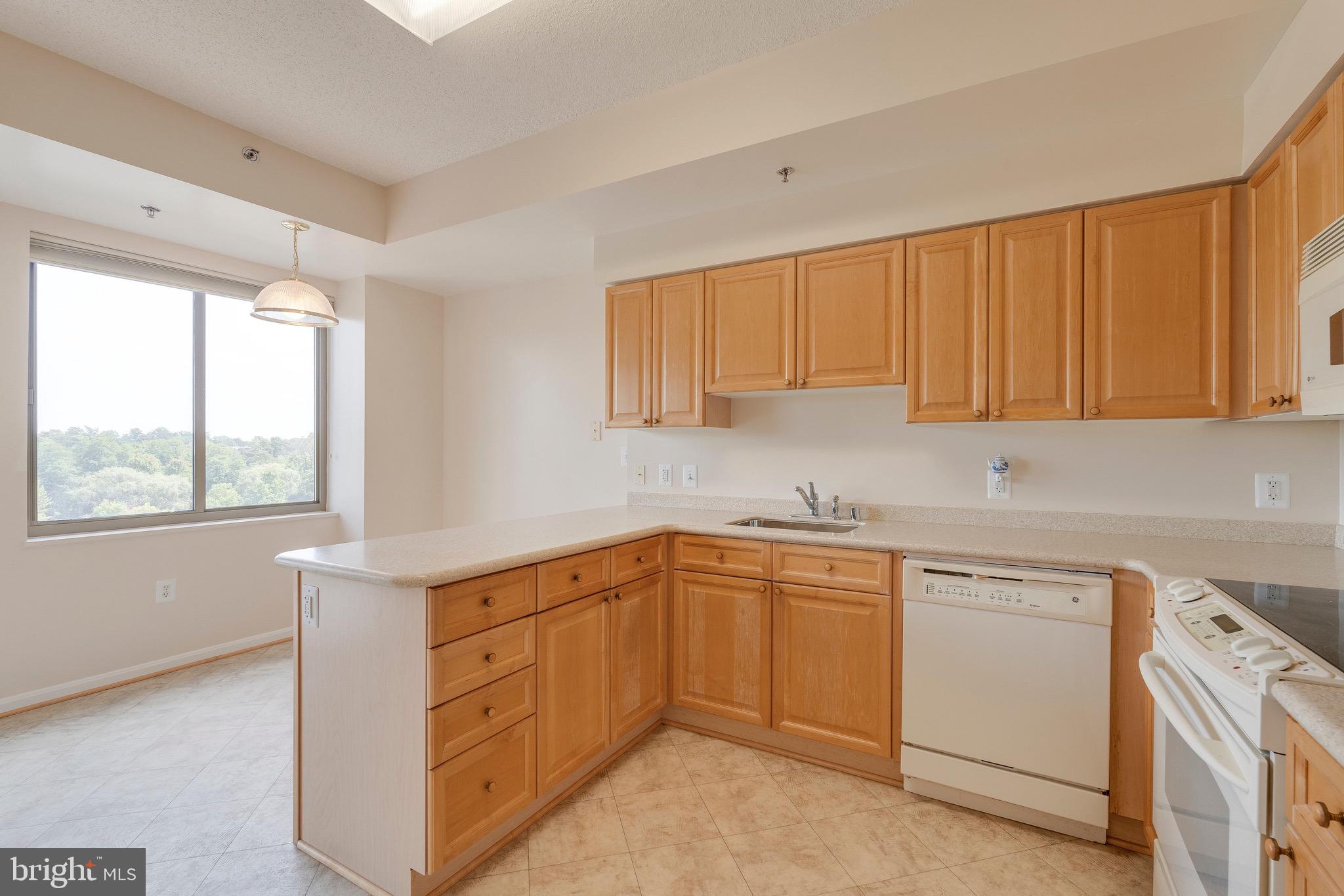 OVERLOOK AT LEISURE WORLD - Residential