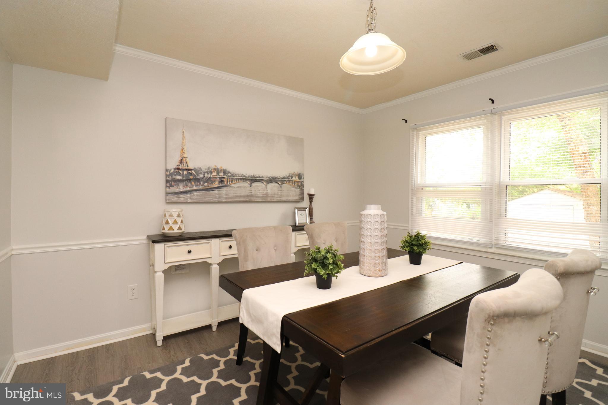 HUNTINGTON NEIGHBORHOOD - Residential