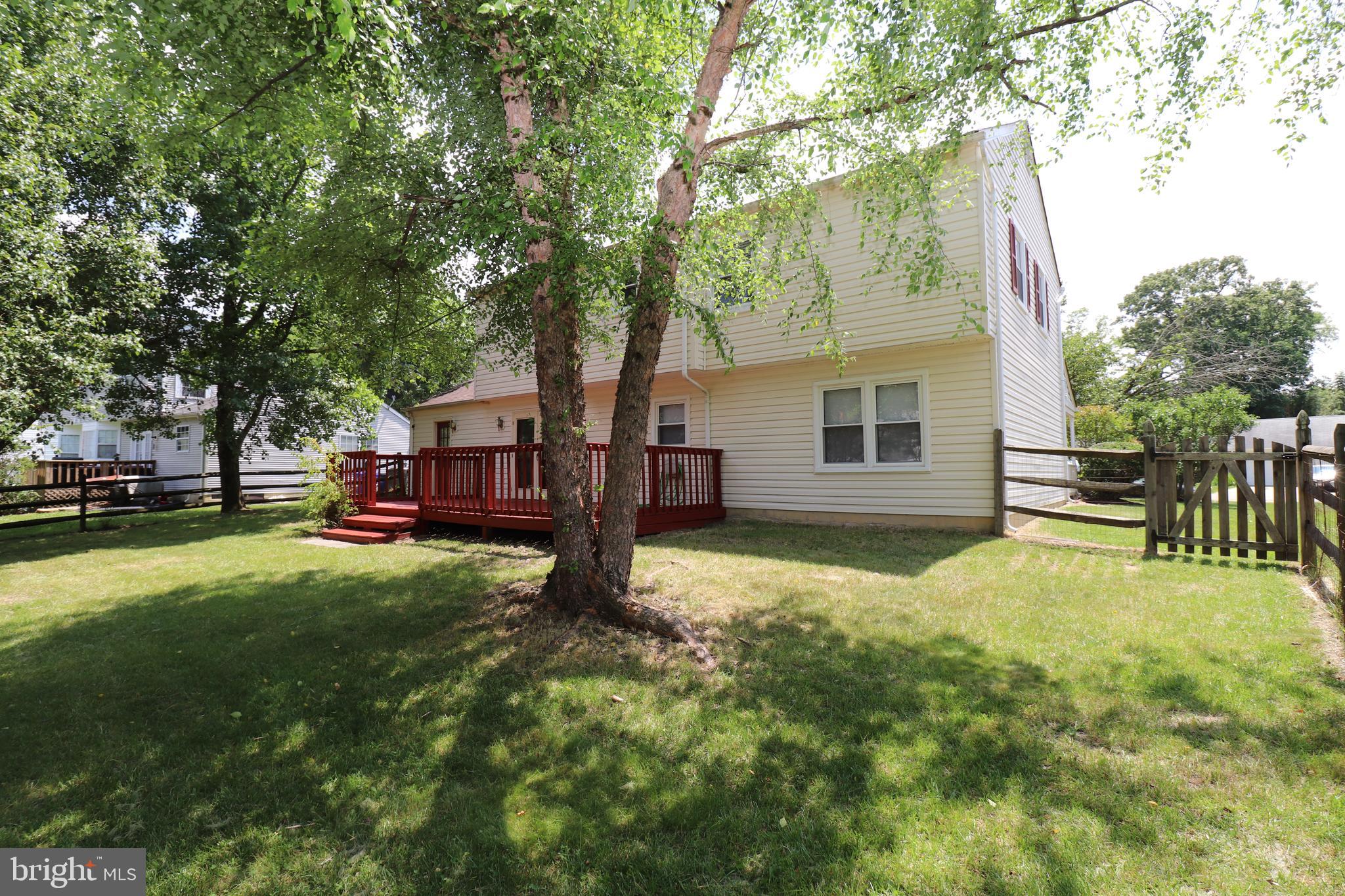 HUNTINGTON NEIGHBORHOOD - Residential