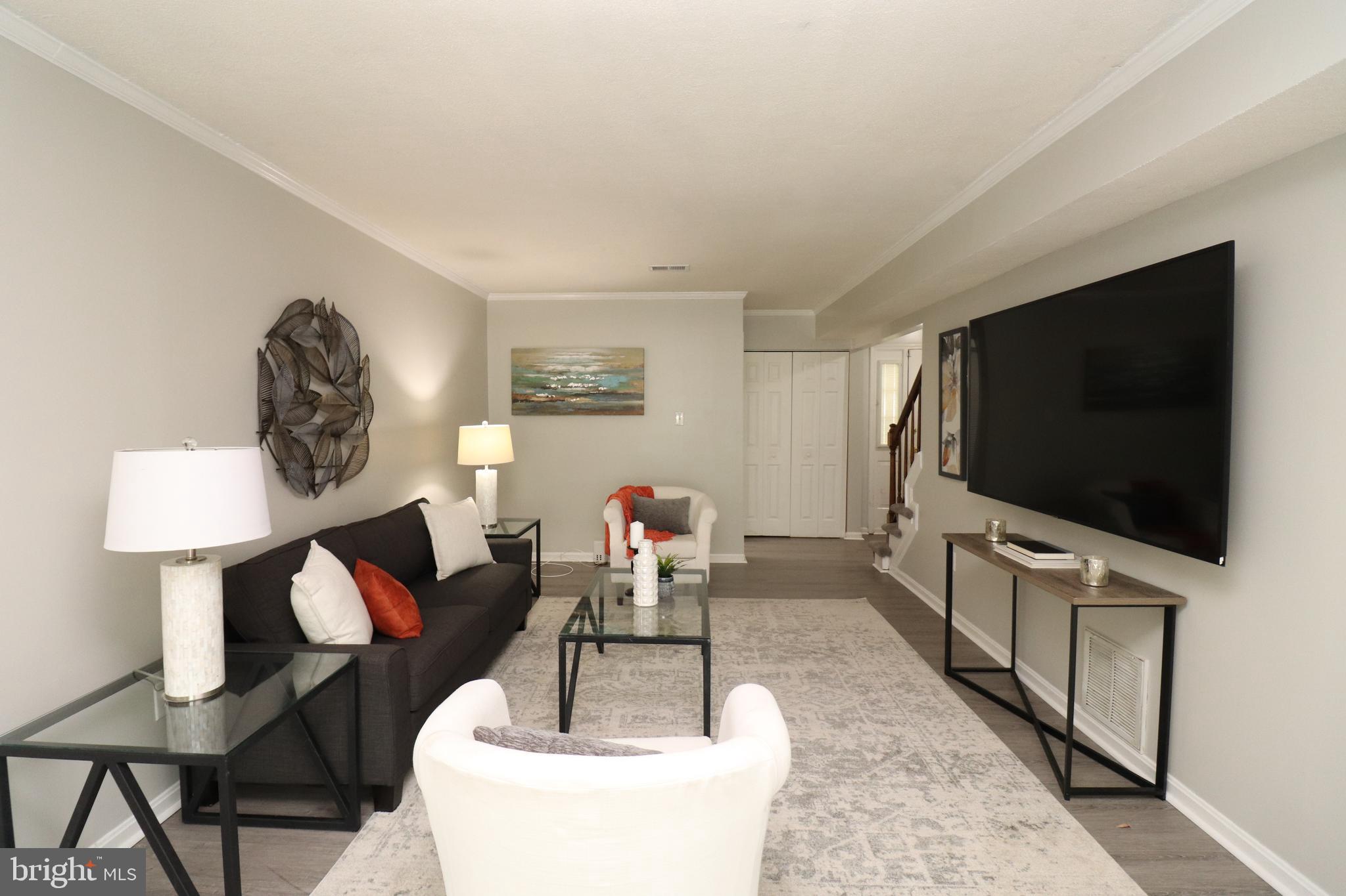 HUNTINGTON NEIGHBORHOOD - Residential