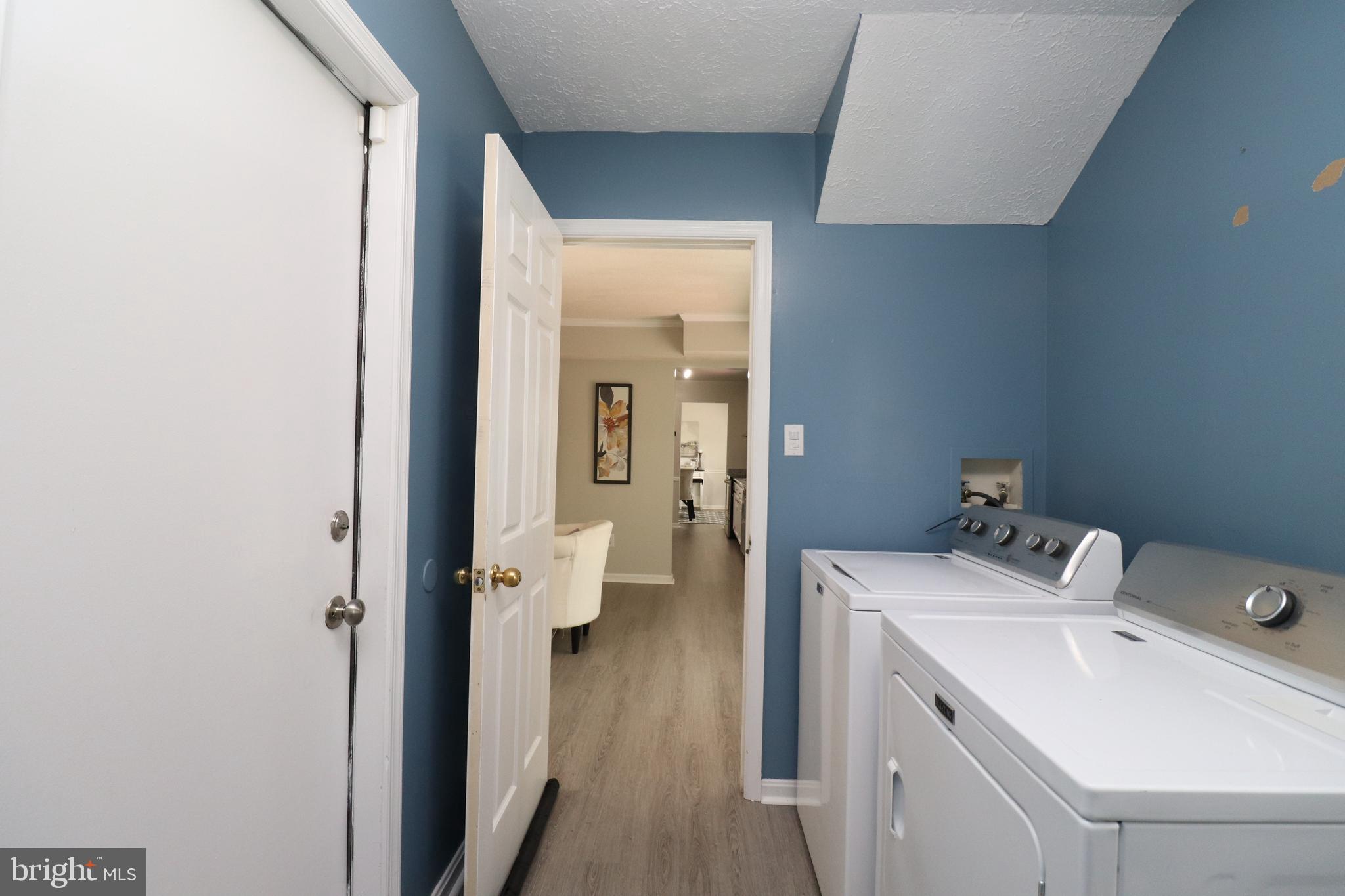 HUNTINGTON NEIGHBORHOOD - Residential