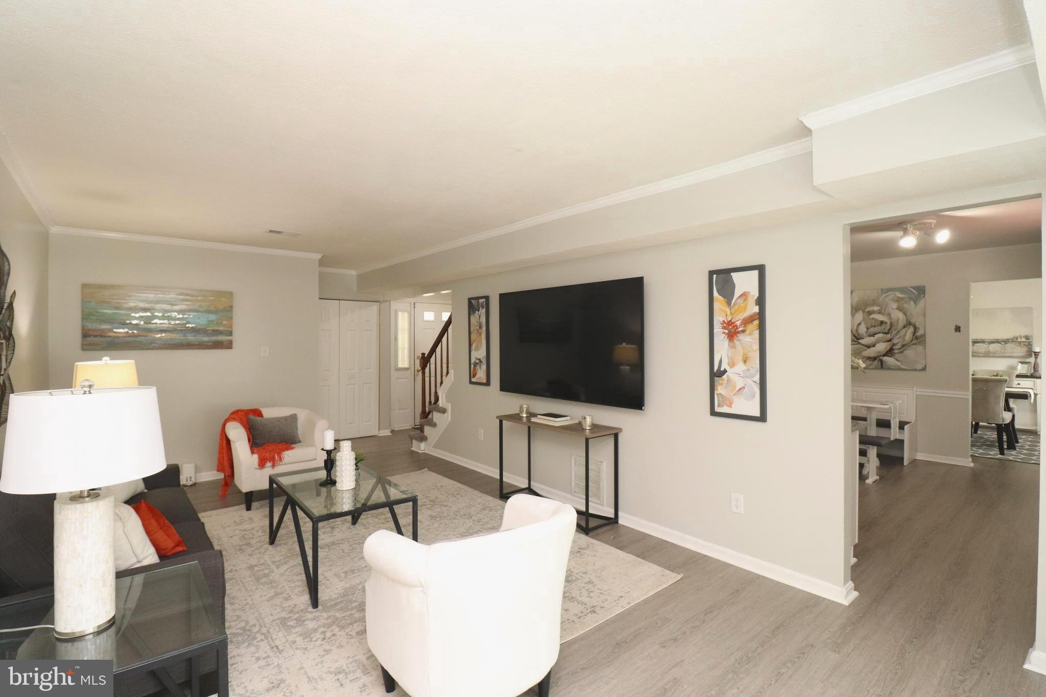 HUNTINGTON NEIGHBORHOOD - Residential