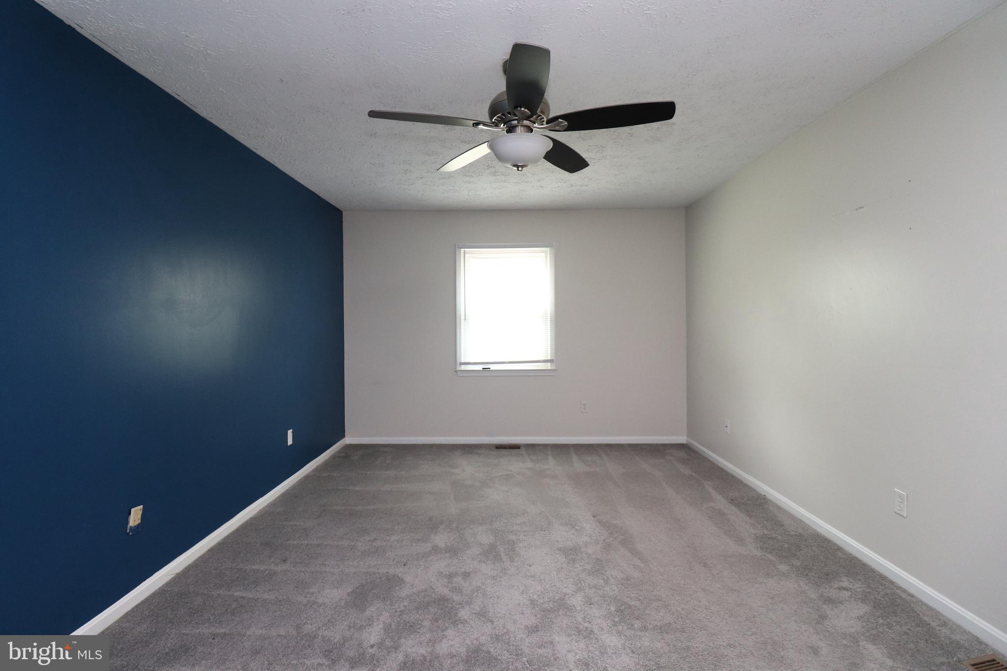 HUNTINGTON NEIGHBORHOOD - Residential