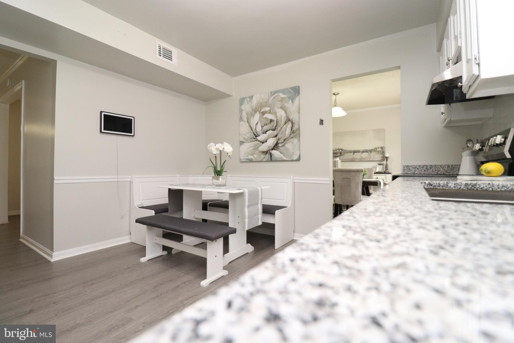 HUNTINGTON NEIGHBORHOOD - Residential