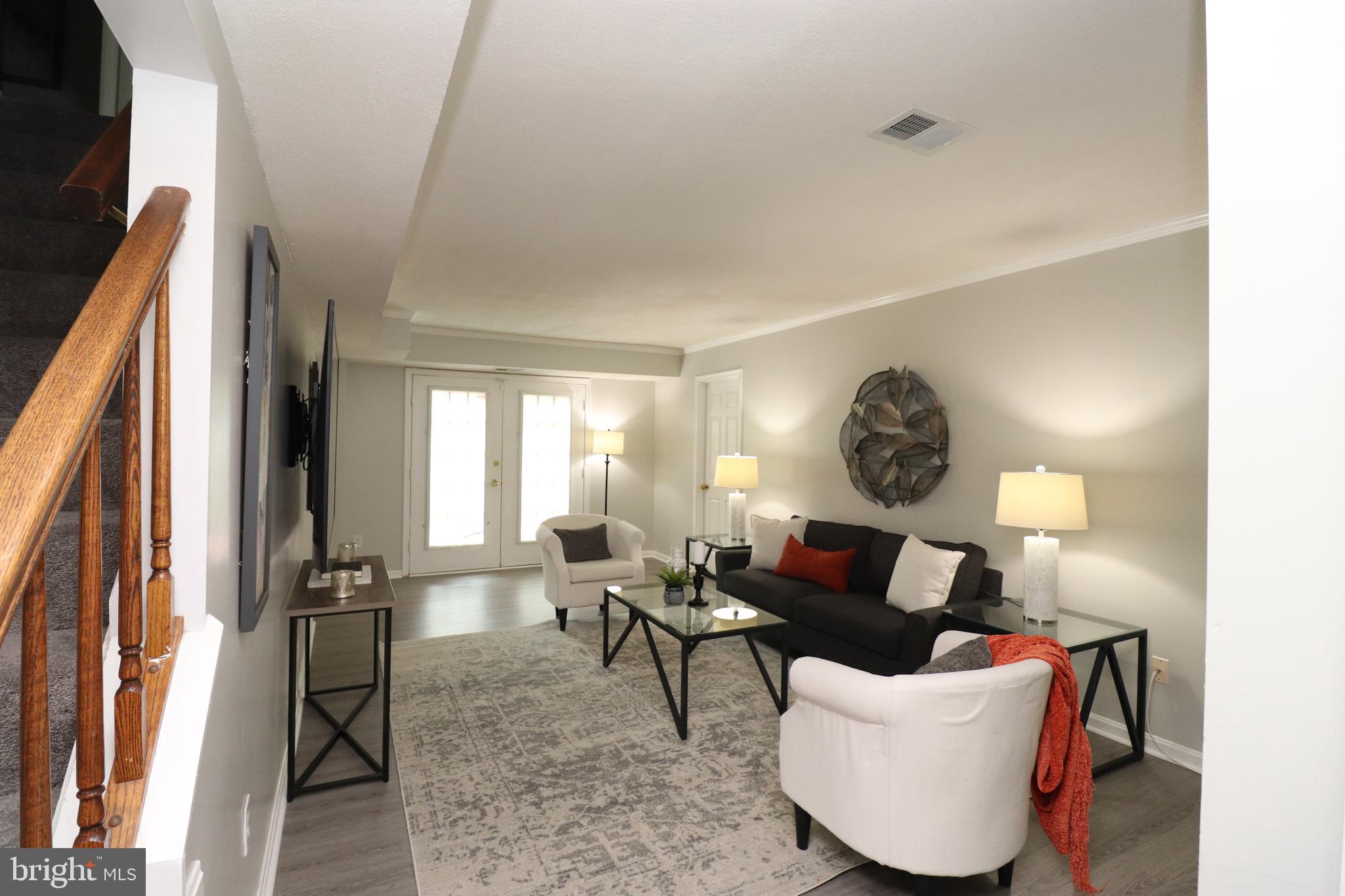 HUNTINGTON NEIGHBORHOOD - Residential