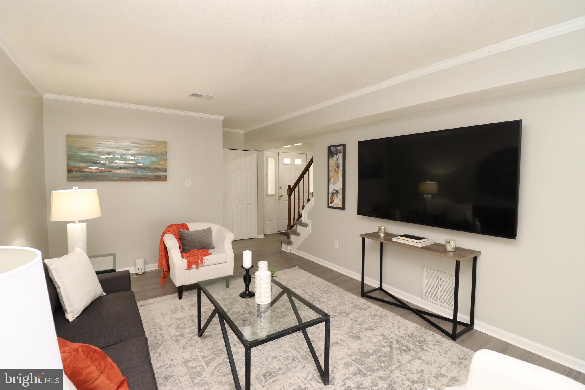 HUNTINGTON NEIGHBORHOOD - Residential