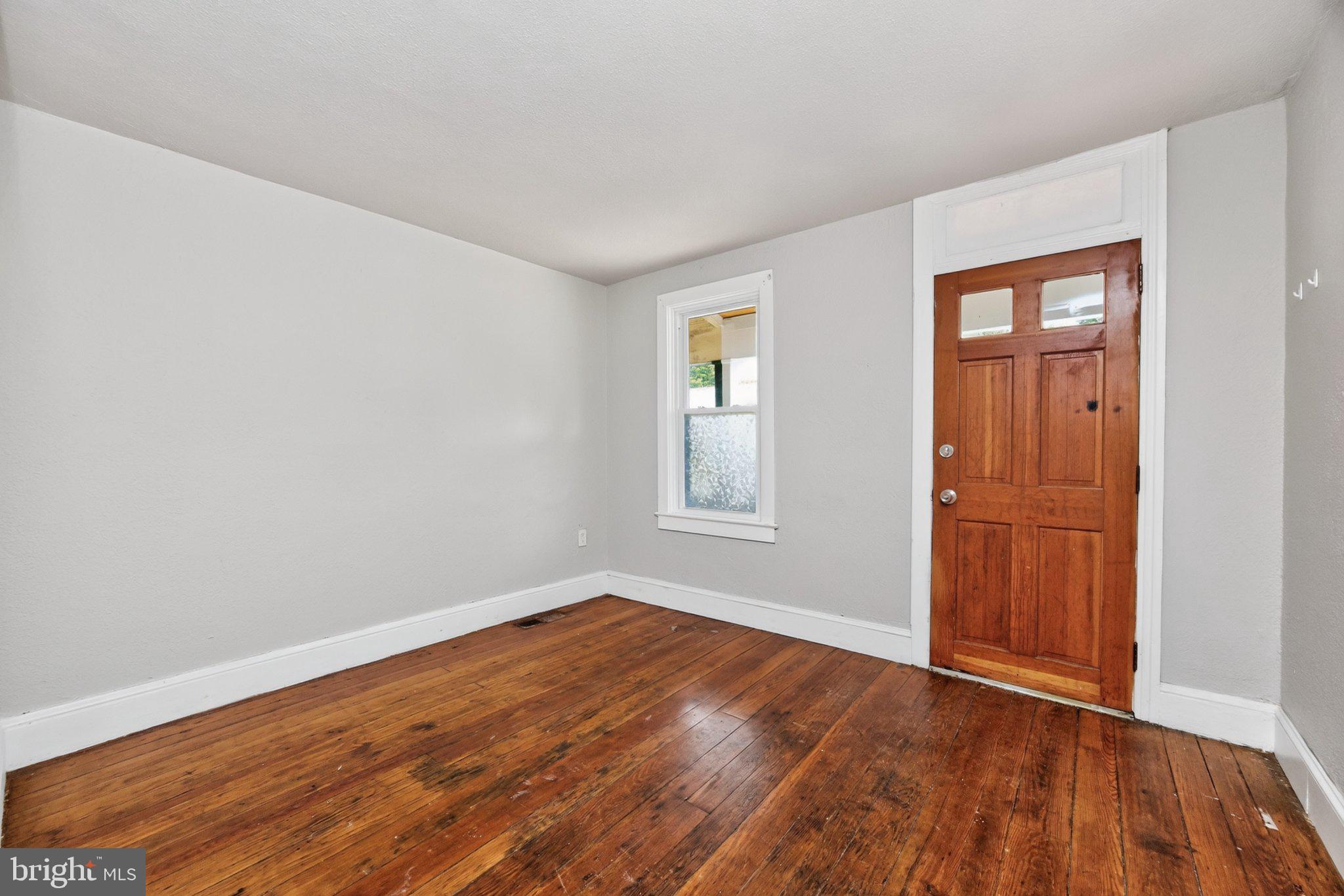 564 WALNUT STREET