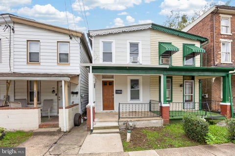Townhouse For Rent - 564 Walnut Street<br/> Montgomery County, POTTSTOWN, PA 19464