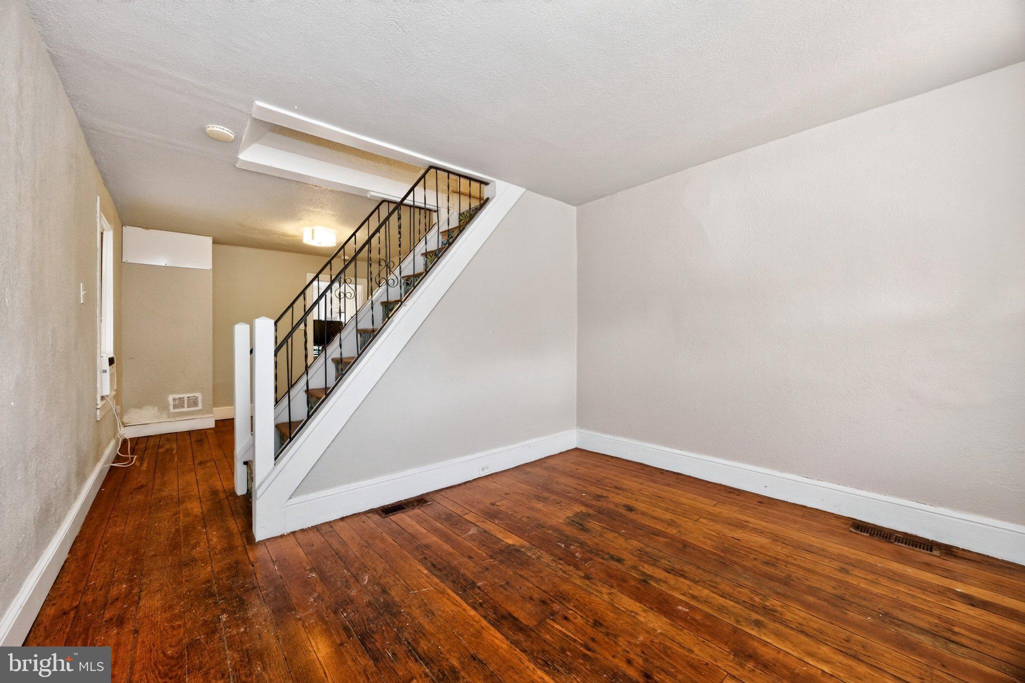 564 WALNUT STREET
