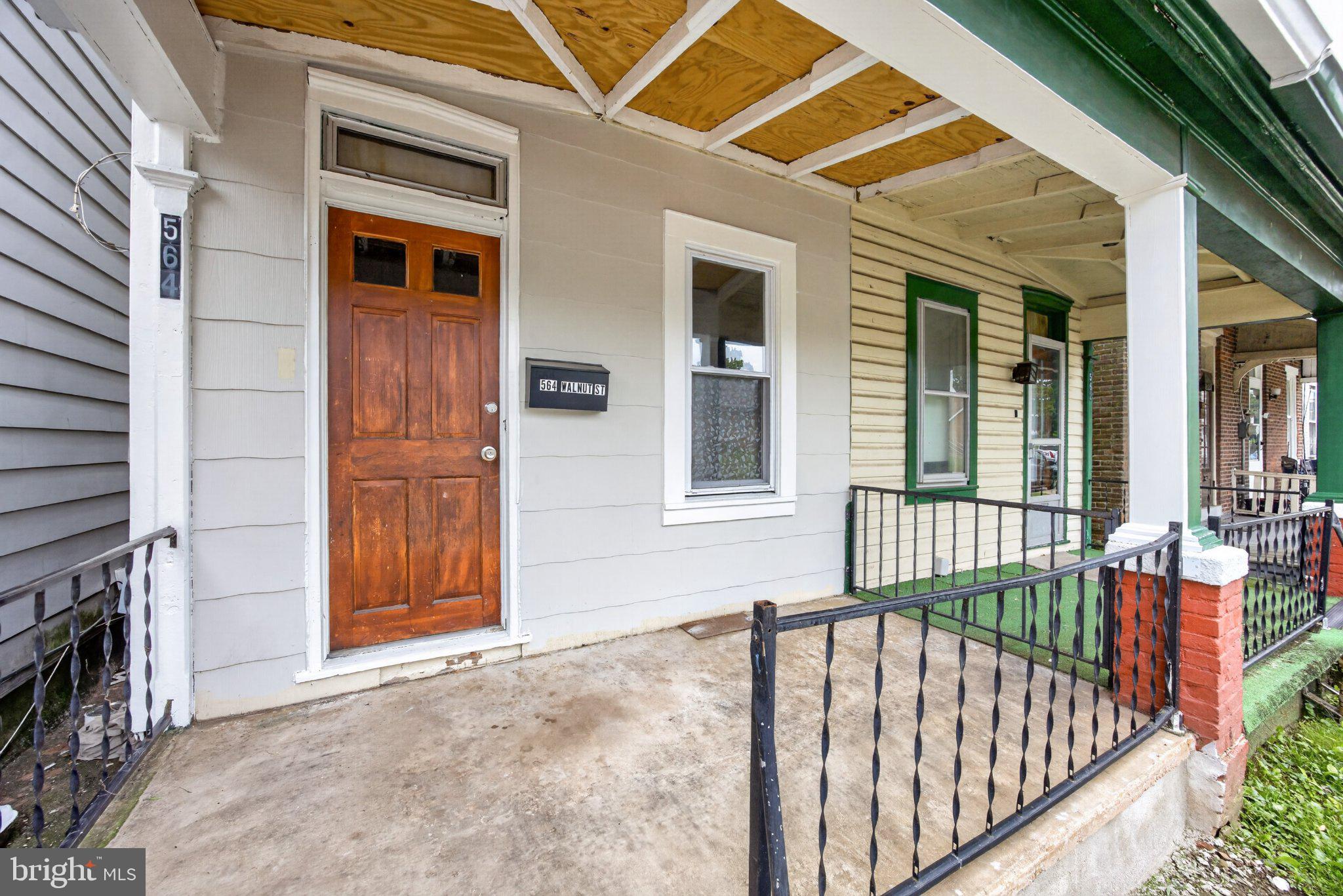 564 WALNUT STREET