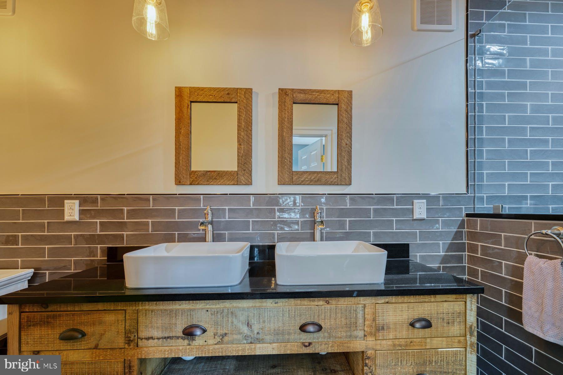 BLOOMFIELD - Residential