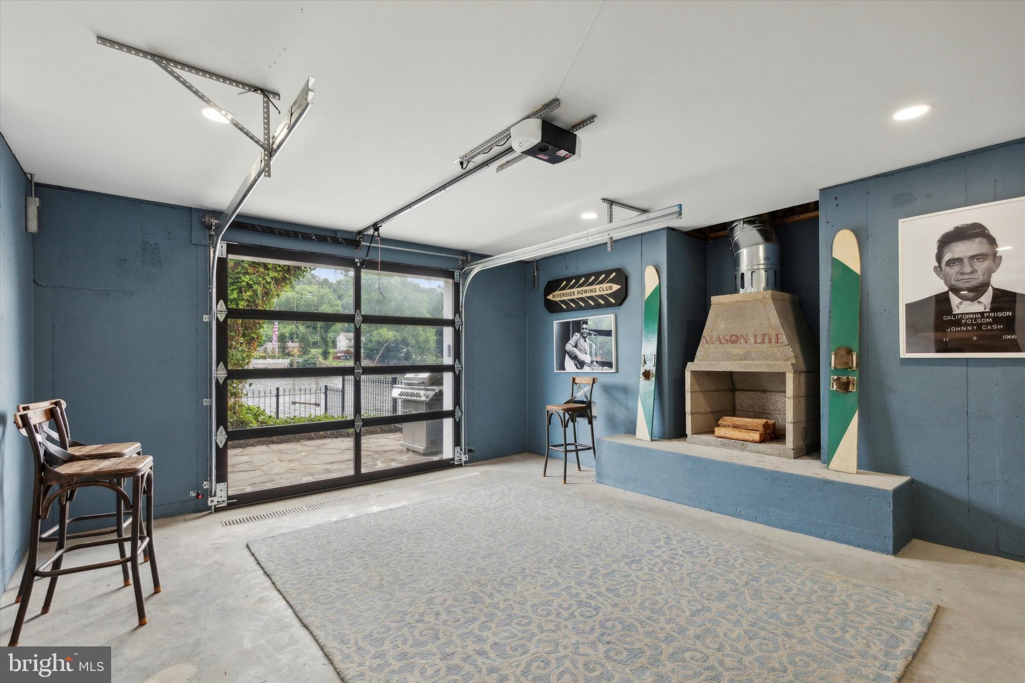 GLADWYNE - Residential