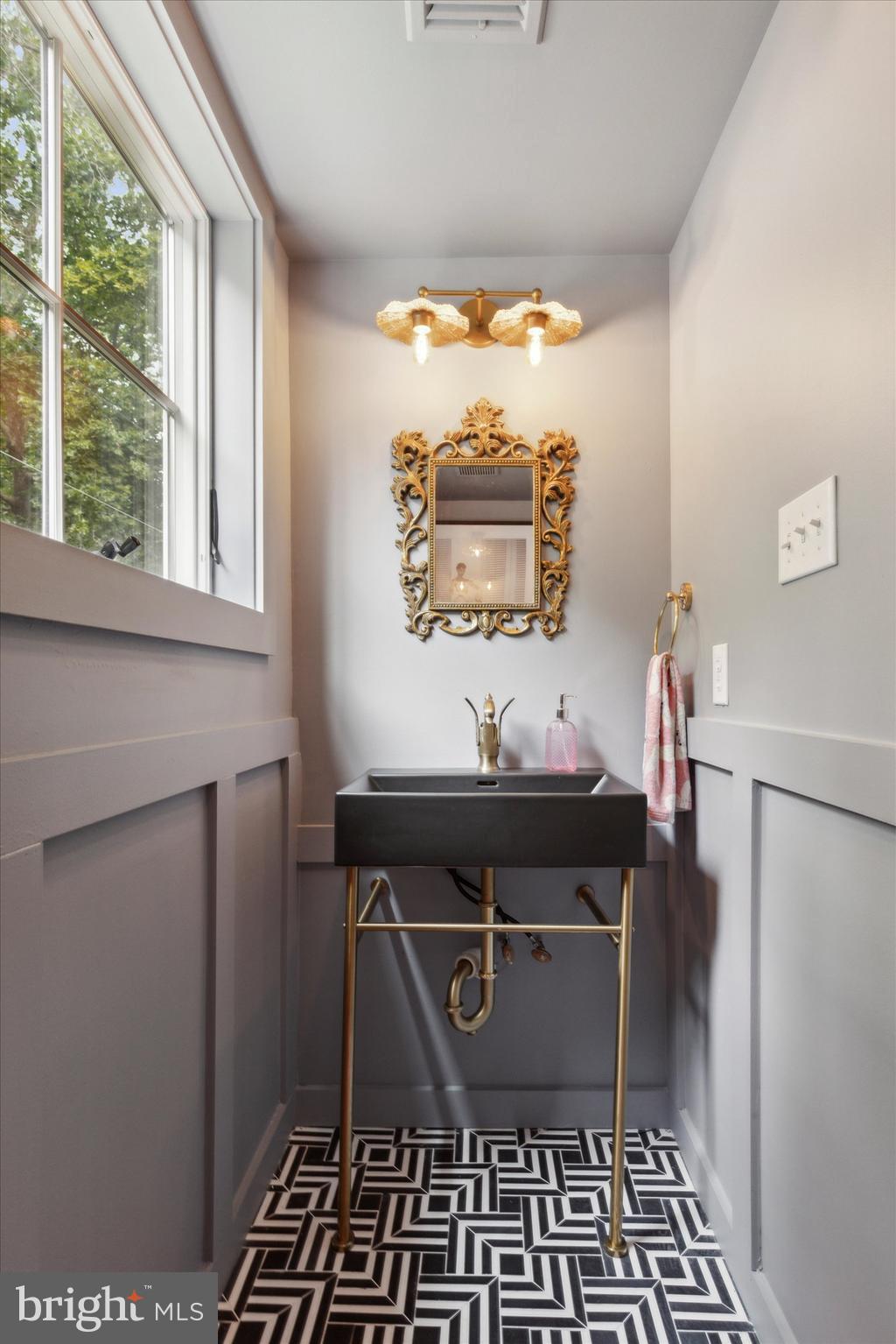 GLADWYNE - Residential