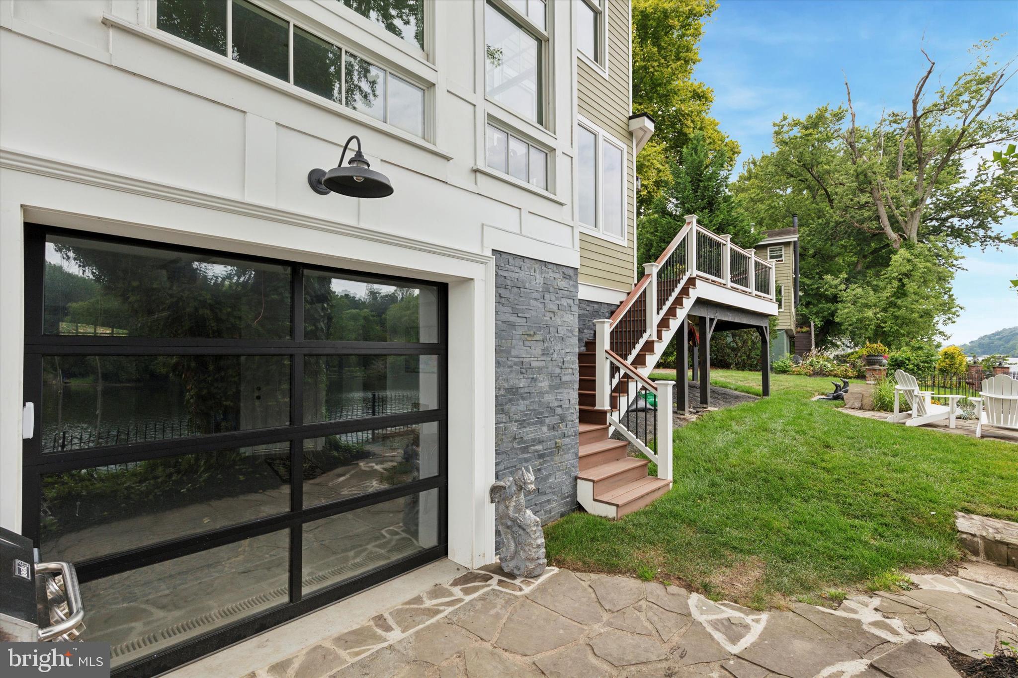 GLADWYNE - Residential