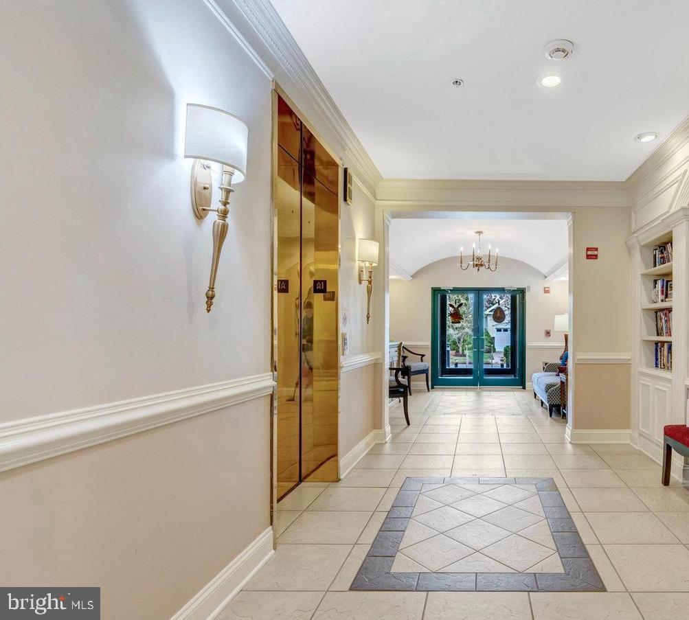 13890 CHELMSFORD DRIVE 305