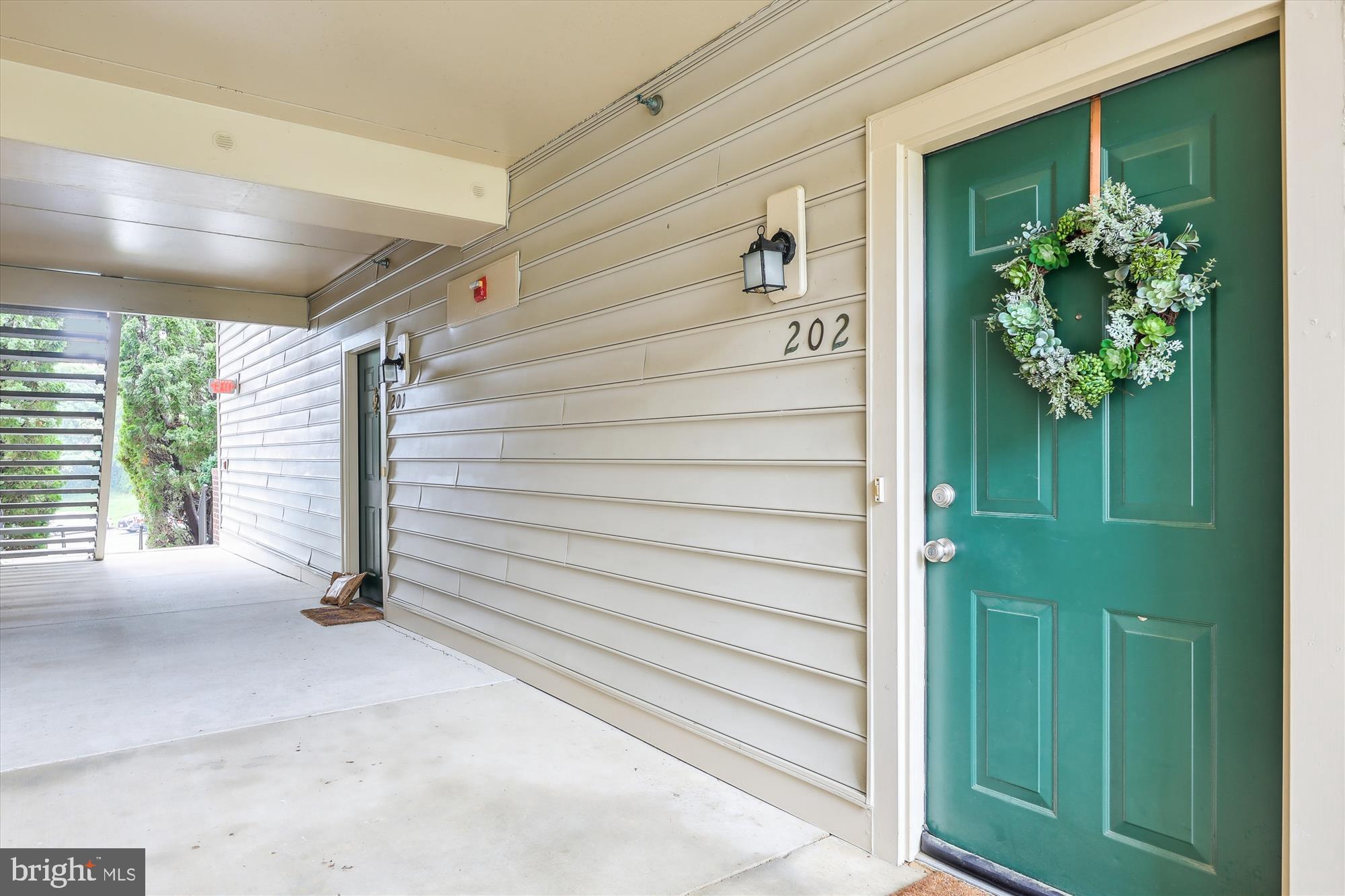 SUMMERHOUSE II CONDO - Residential Lease