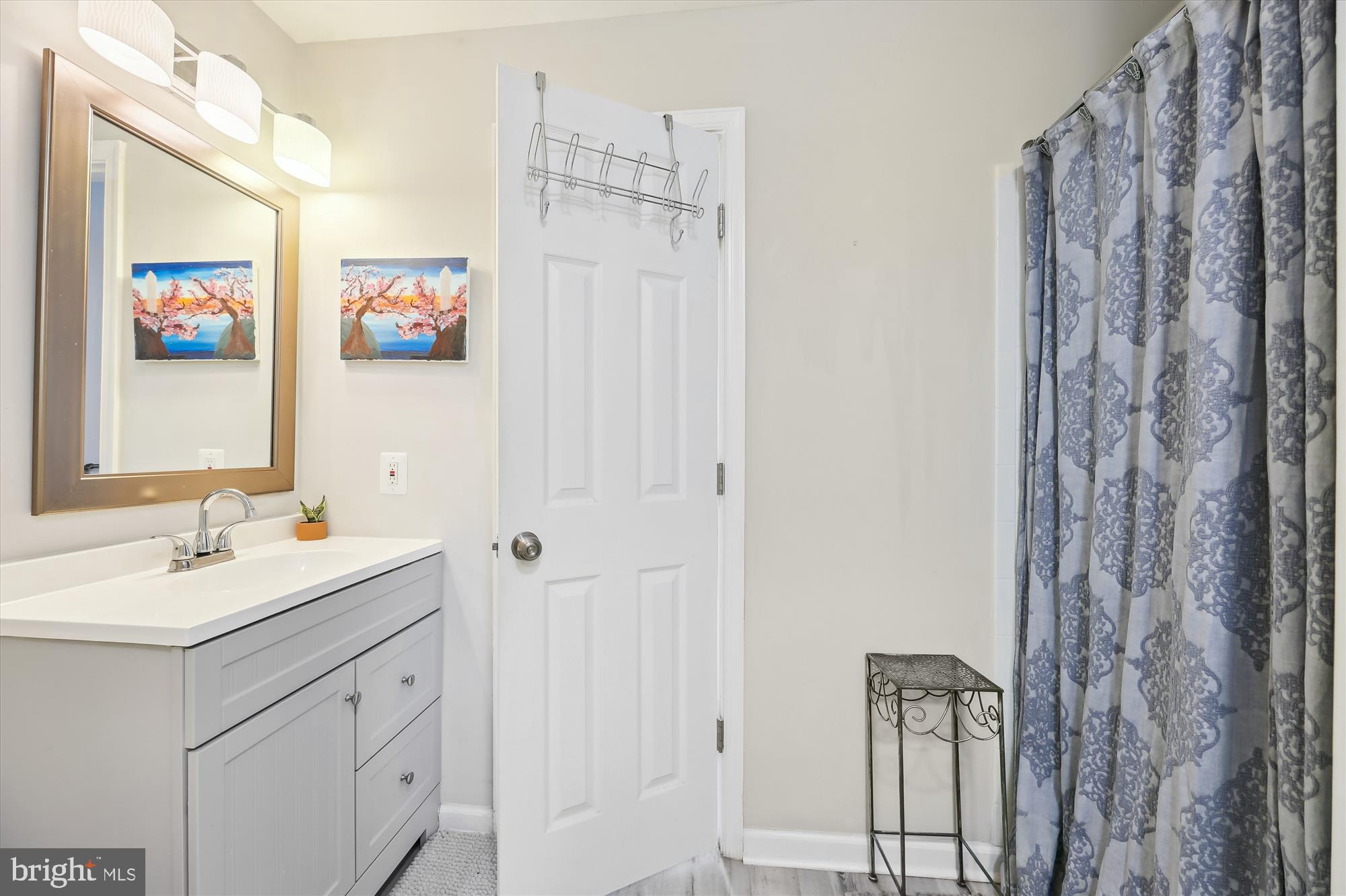 SUMMERHOUSE II CONDO - Residential Lease