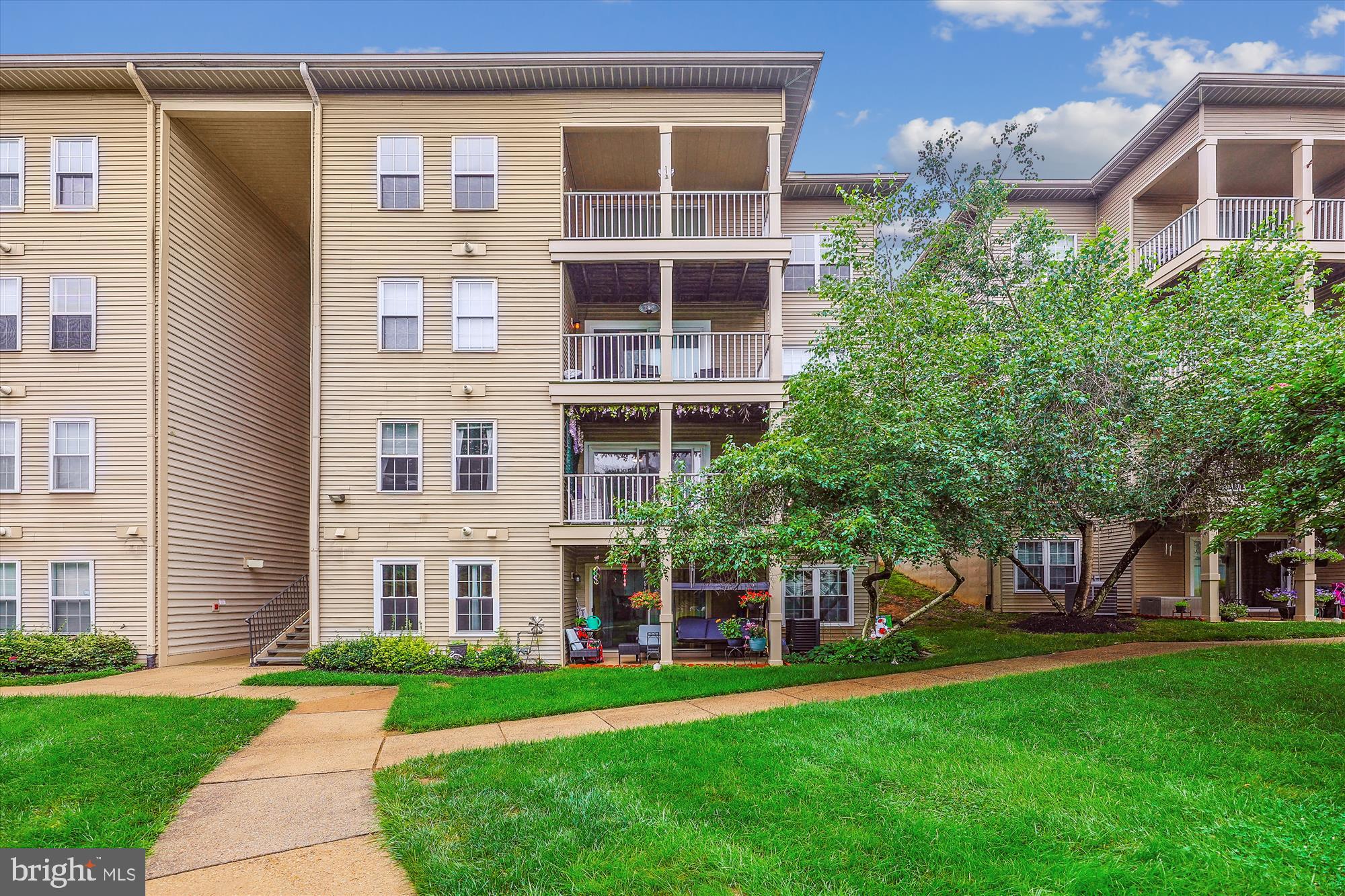 SUMMERHOUSE II CONDO - Residential Lease