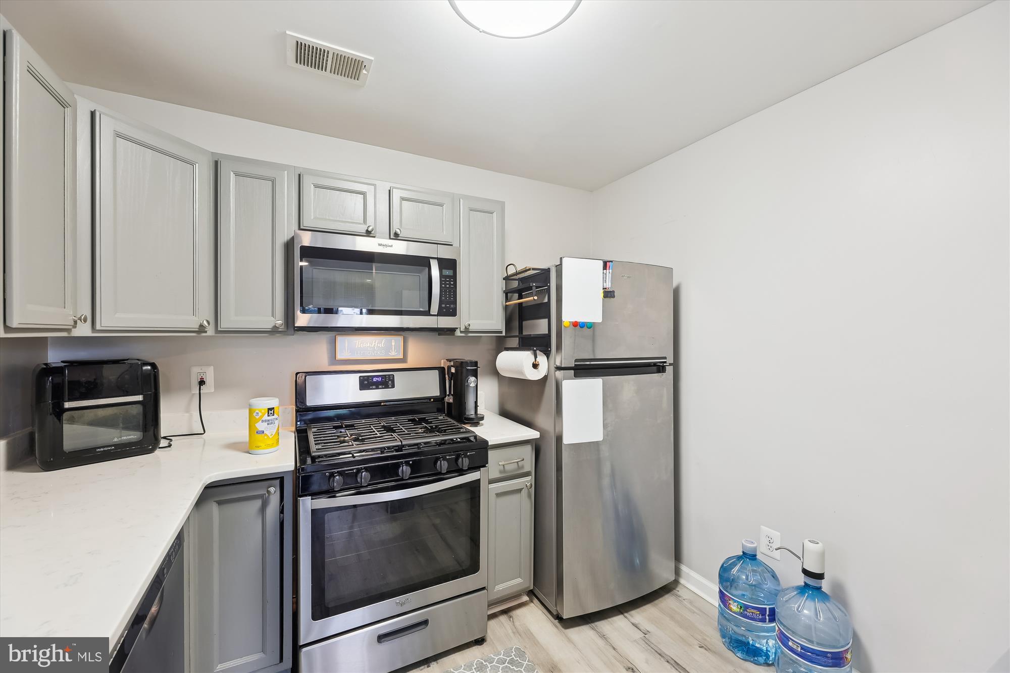 SUMMERHOUSE II CONDO - Residential Lease