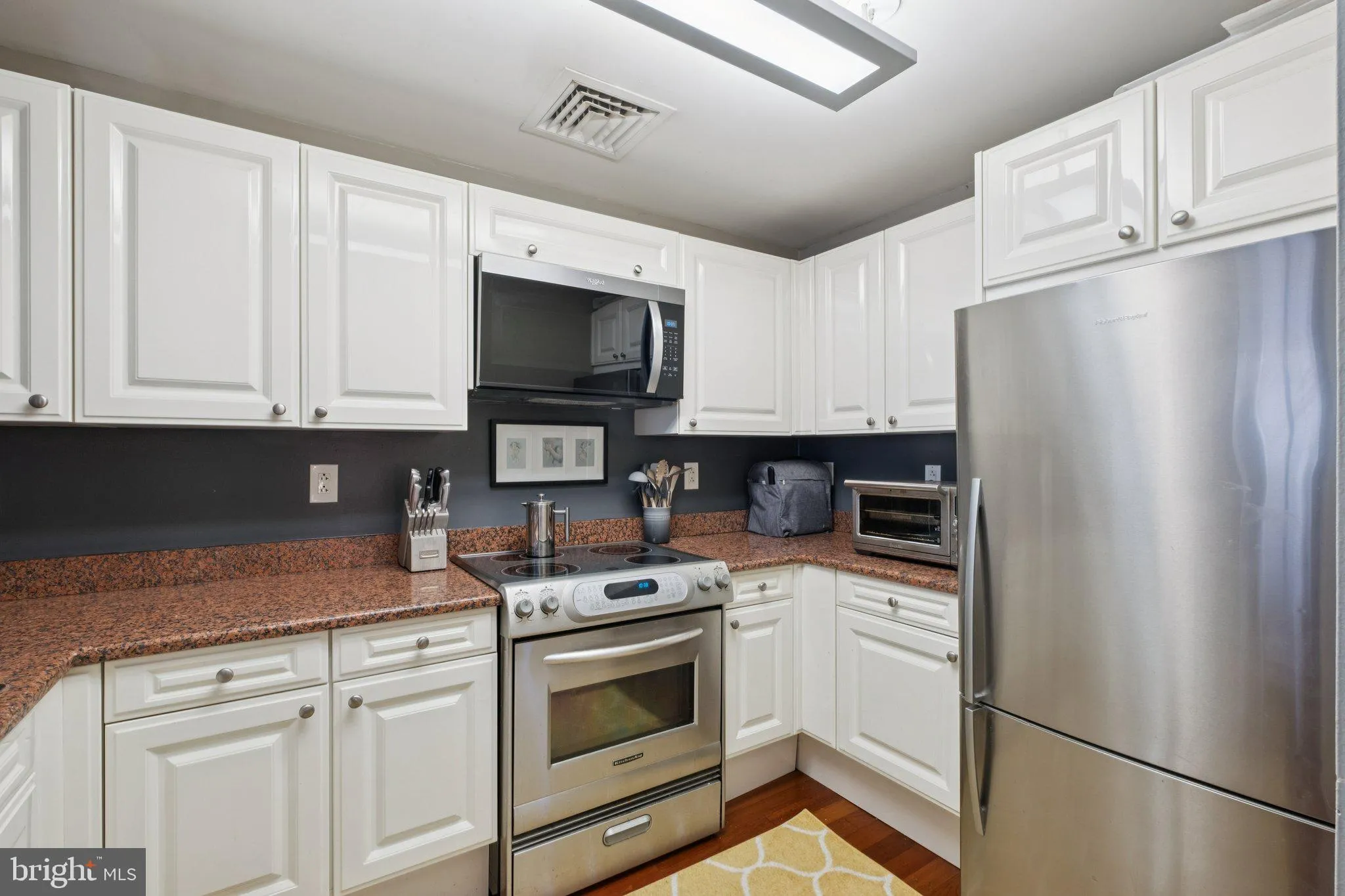 Philadelphia, Pennsylvania 19102, United States, 1 Bedroom Bedrooms, ,1 BathroomBathrooms,Residential,Active,229707