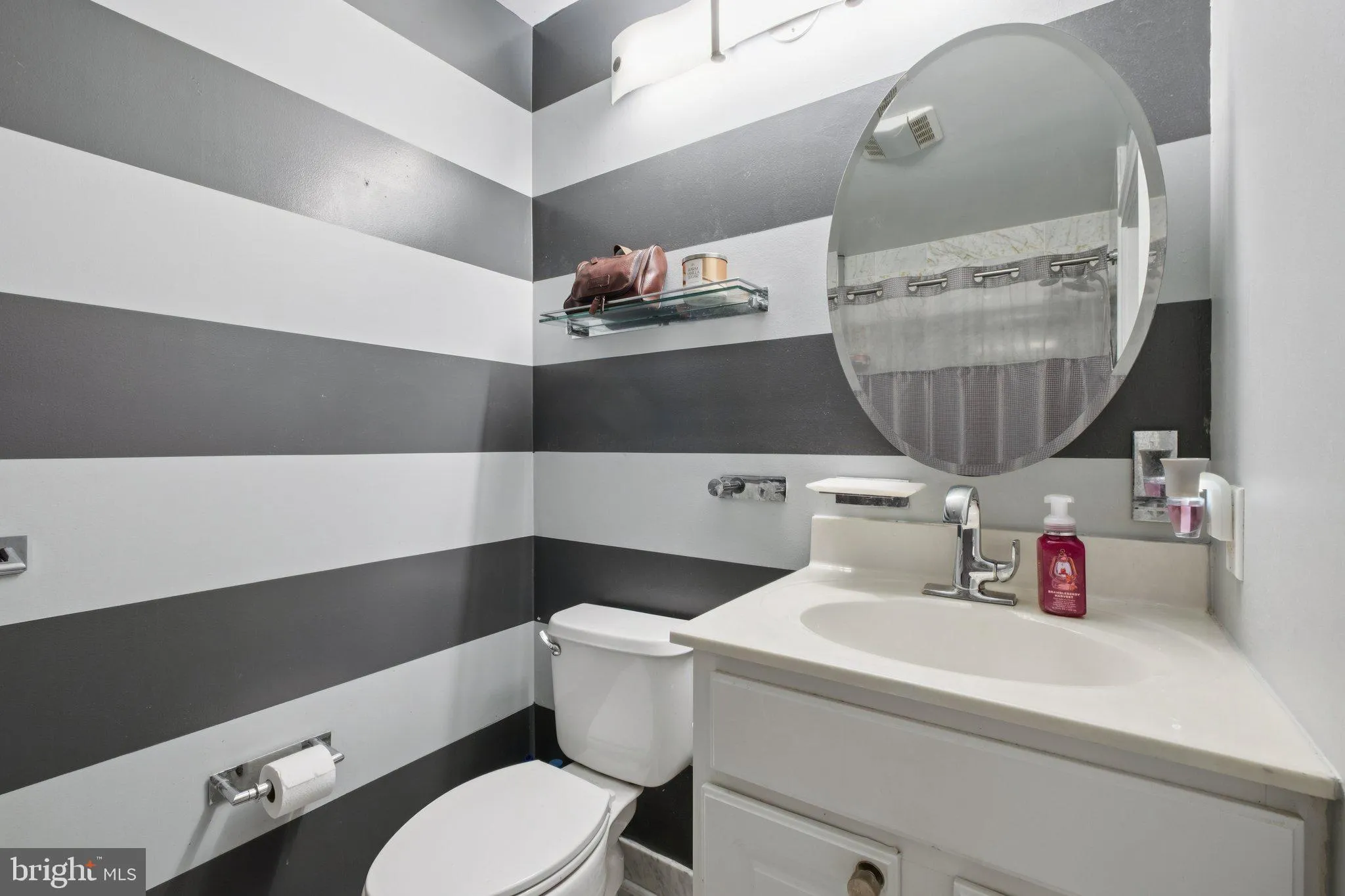 Philadelphia, Pennsylvania 19102, United States, 1 Bedroom Bedrooms, ,1 BathroomBathrooms,Residential,Active,229707