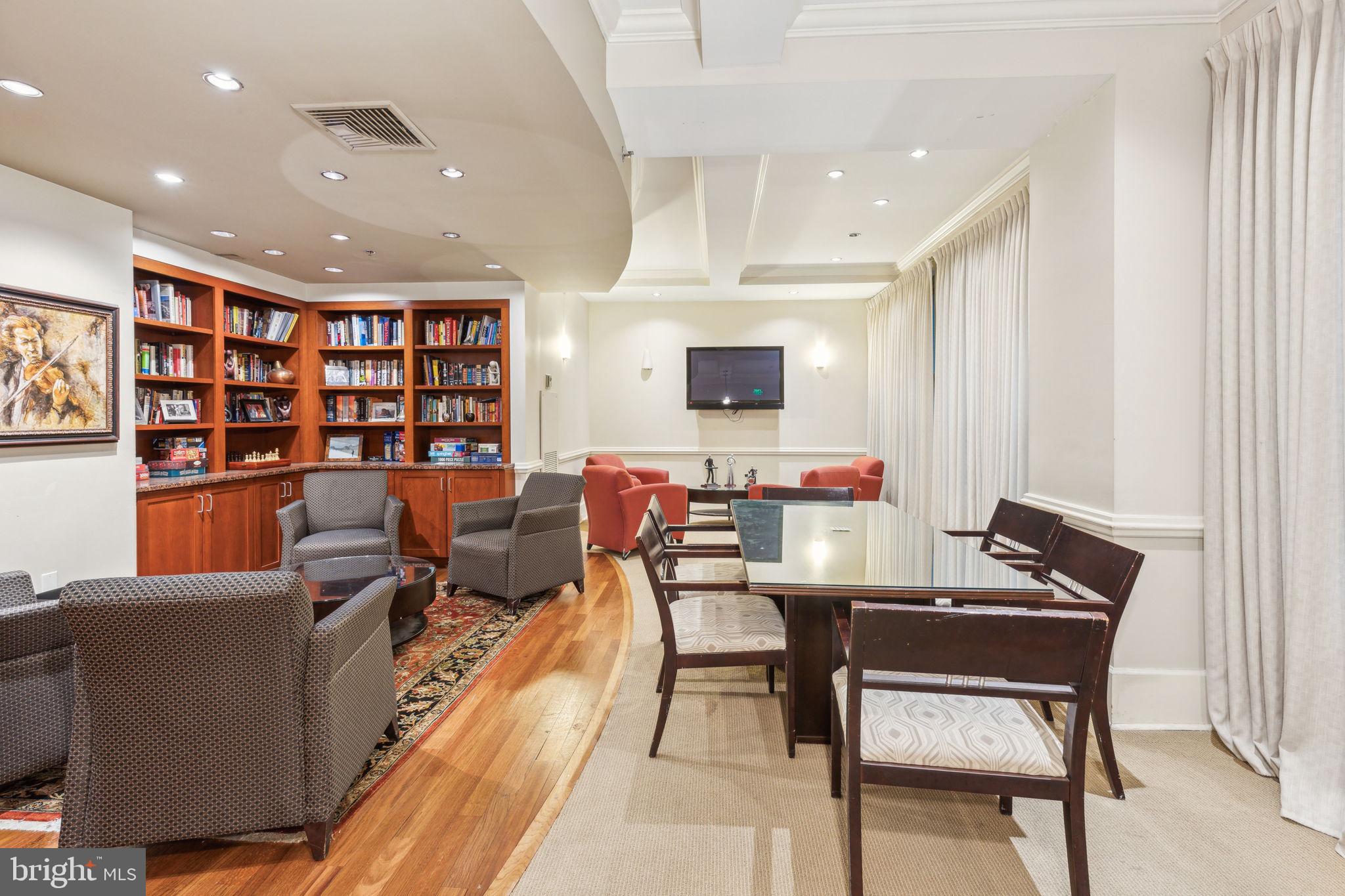 AVENUE OF THE ARTS - Residential