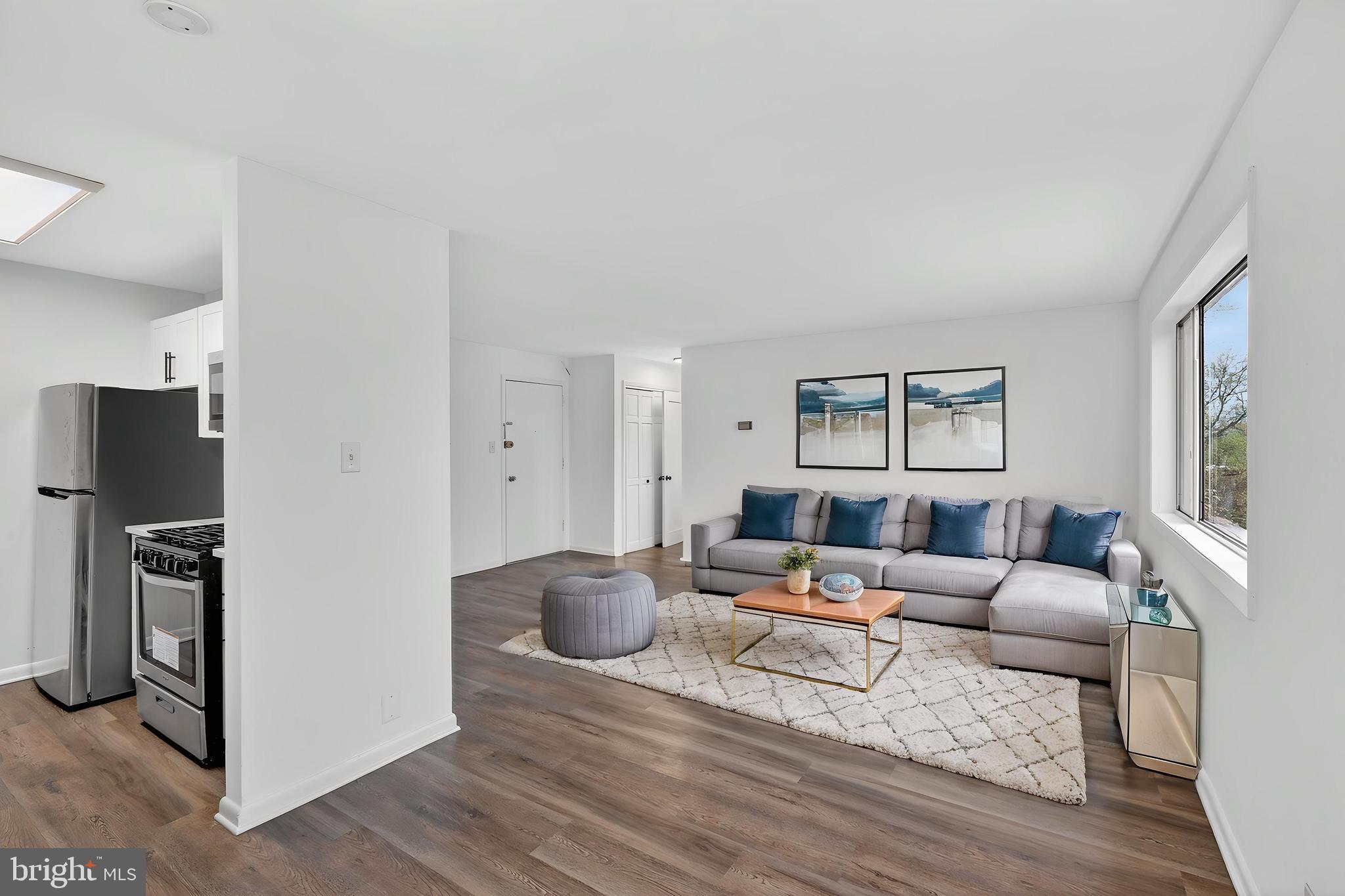 4570 MACARTHUR BOULEVARD NW 208