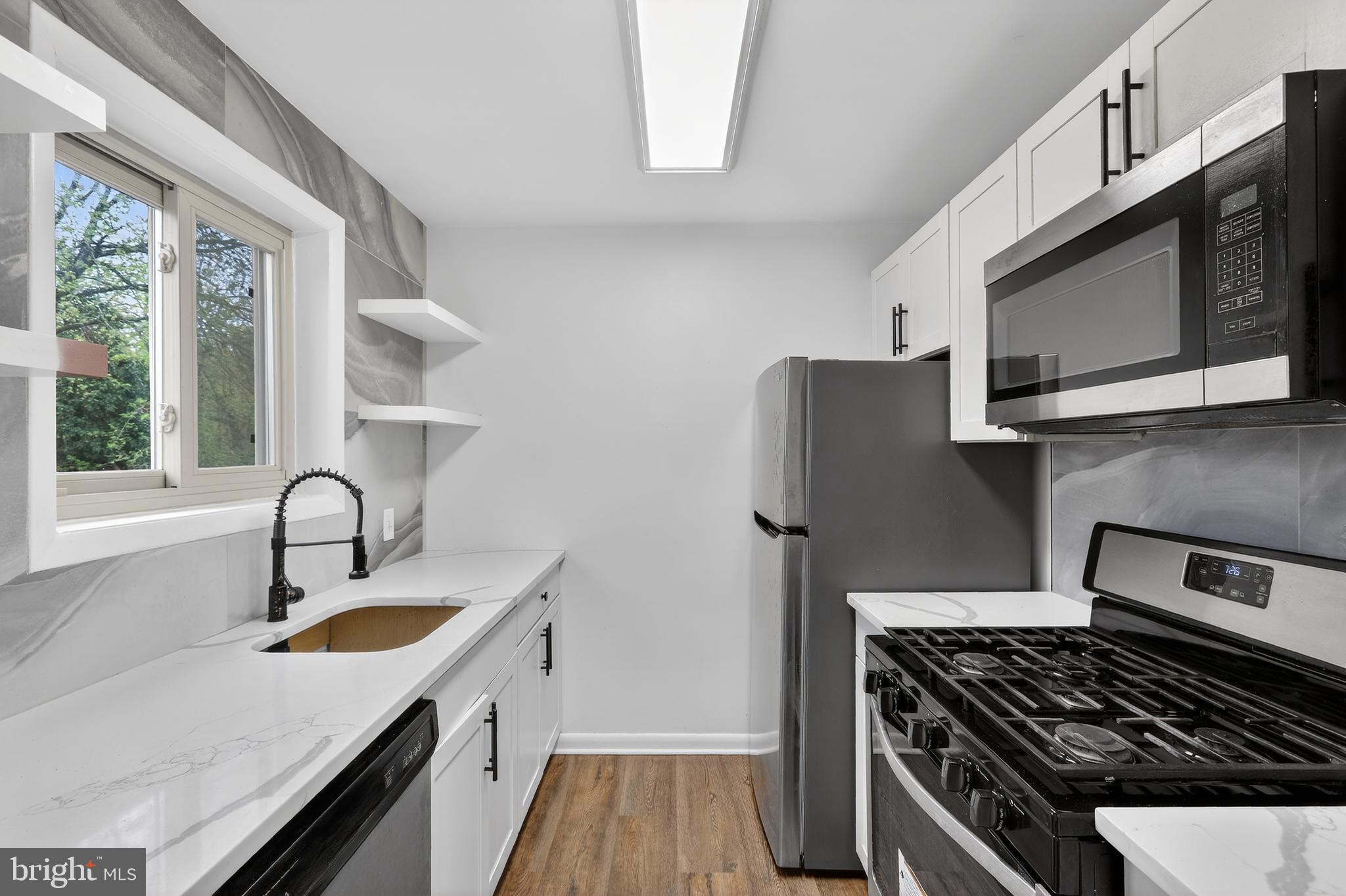 4570 MACARTHUR BOULEVARD NW 208