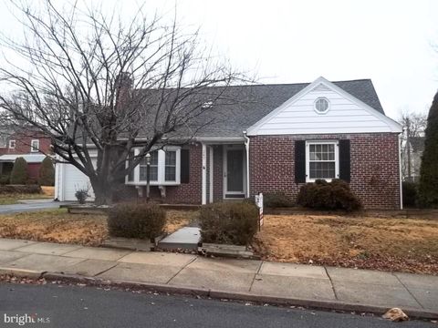 Homes For Sale - 247 Prospect Street<br/> POTTSTOWN, PA 19464