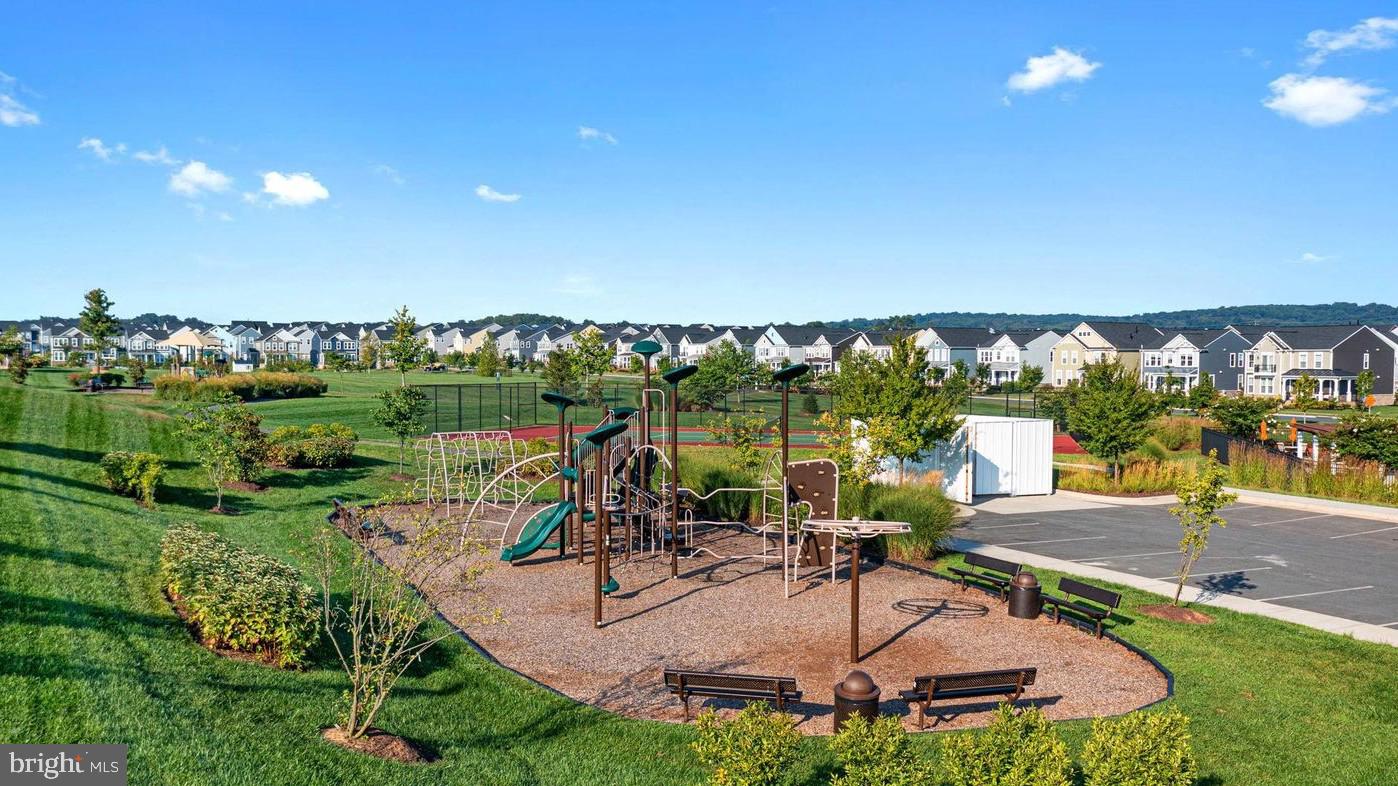 MEADOWBROOK - Residential