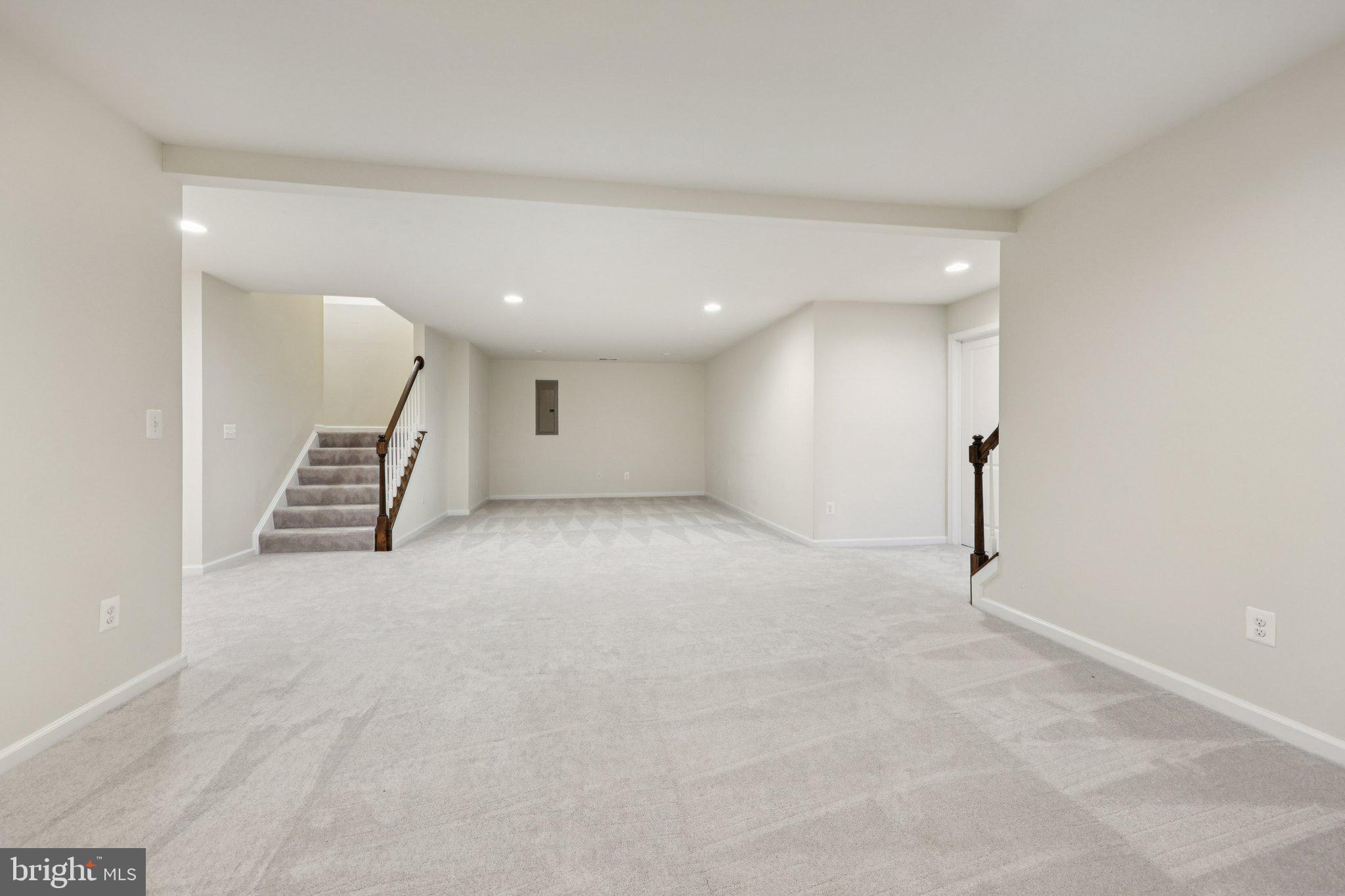 MEADOWBROOK - Residential