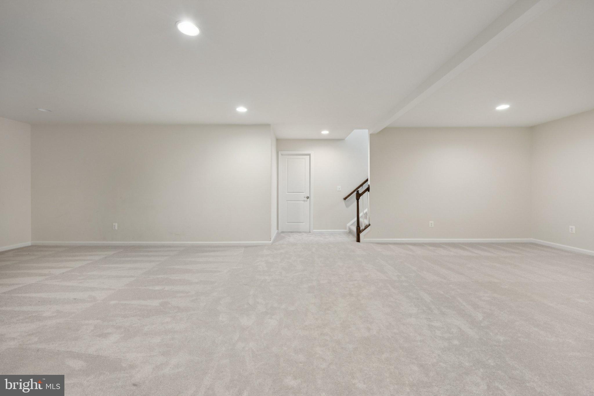 MEADOWBROOK - Residential