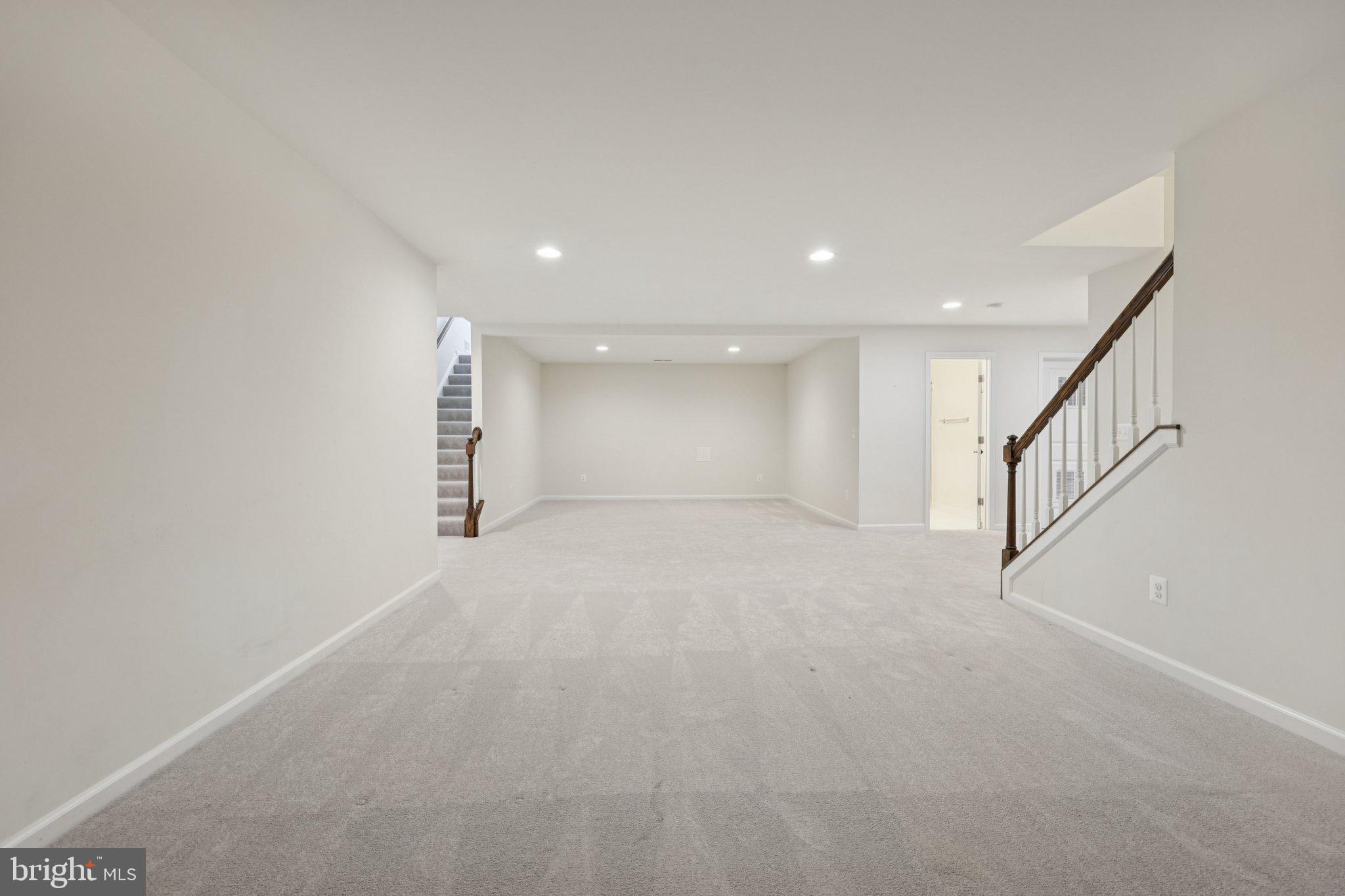 MEADOWBROOK - Residential