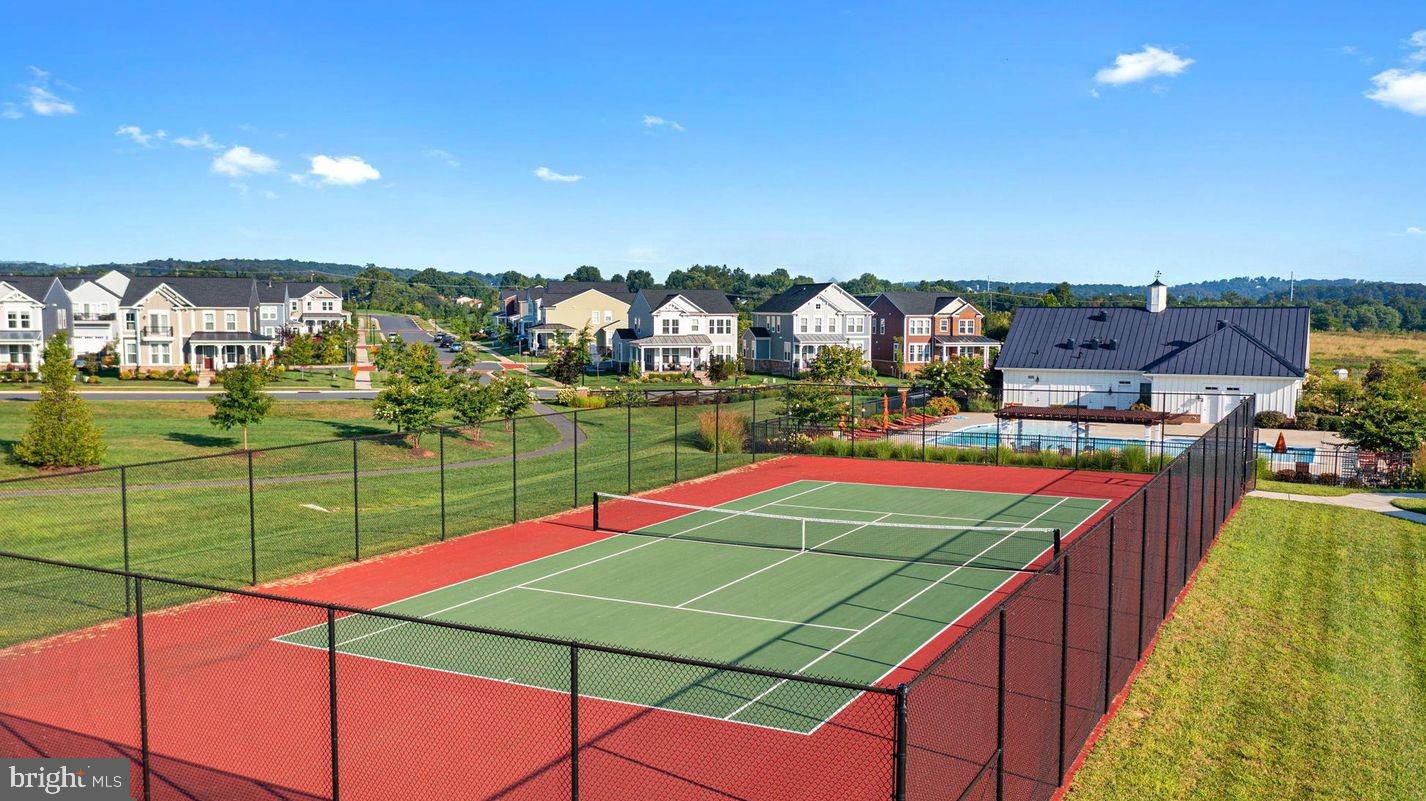 MEADOWBROOK - Residential