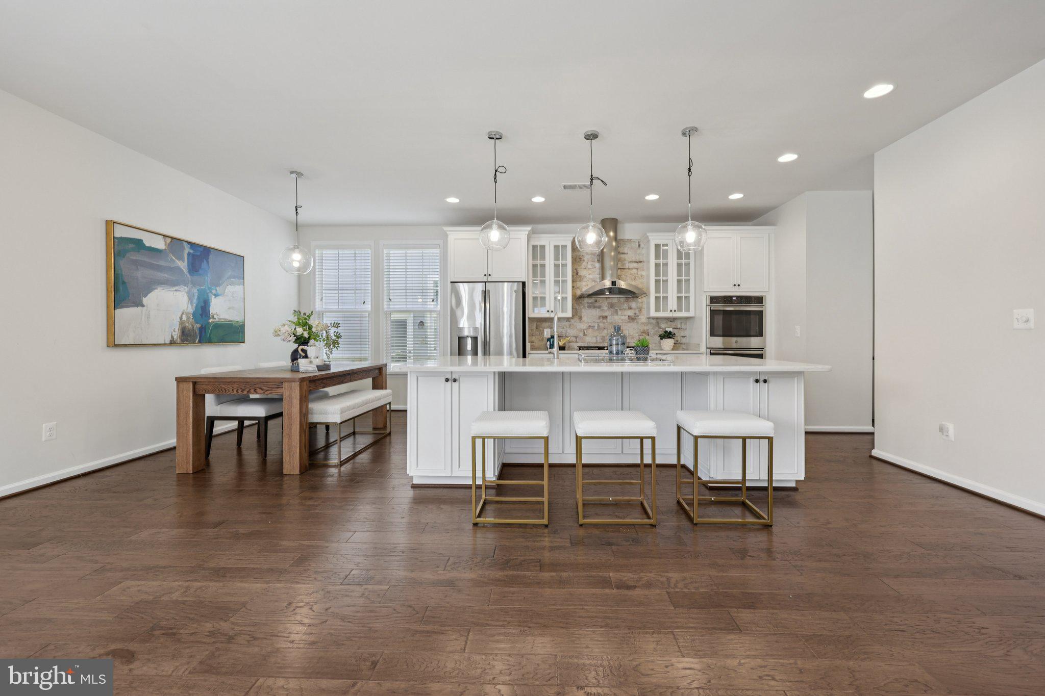 MEADOWBROOK - Residential