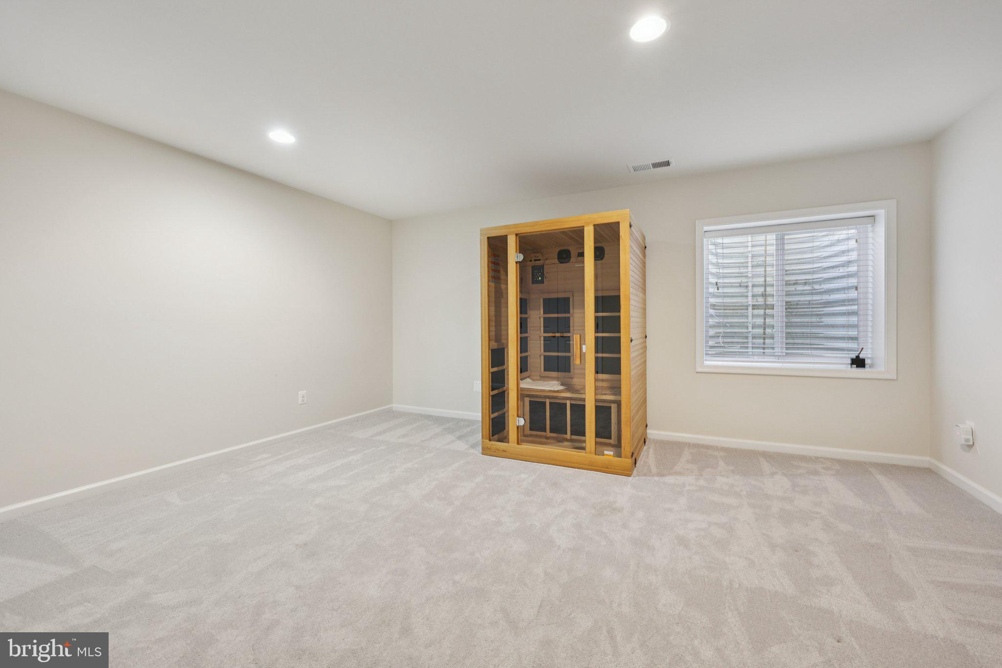 MEADOWBROOK - Residential