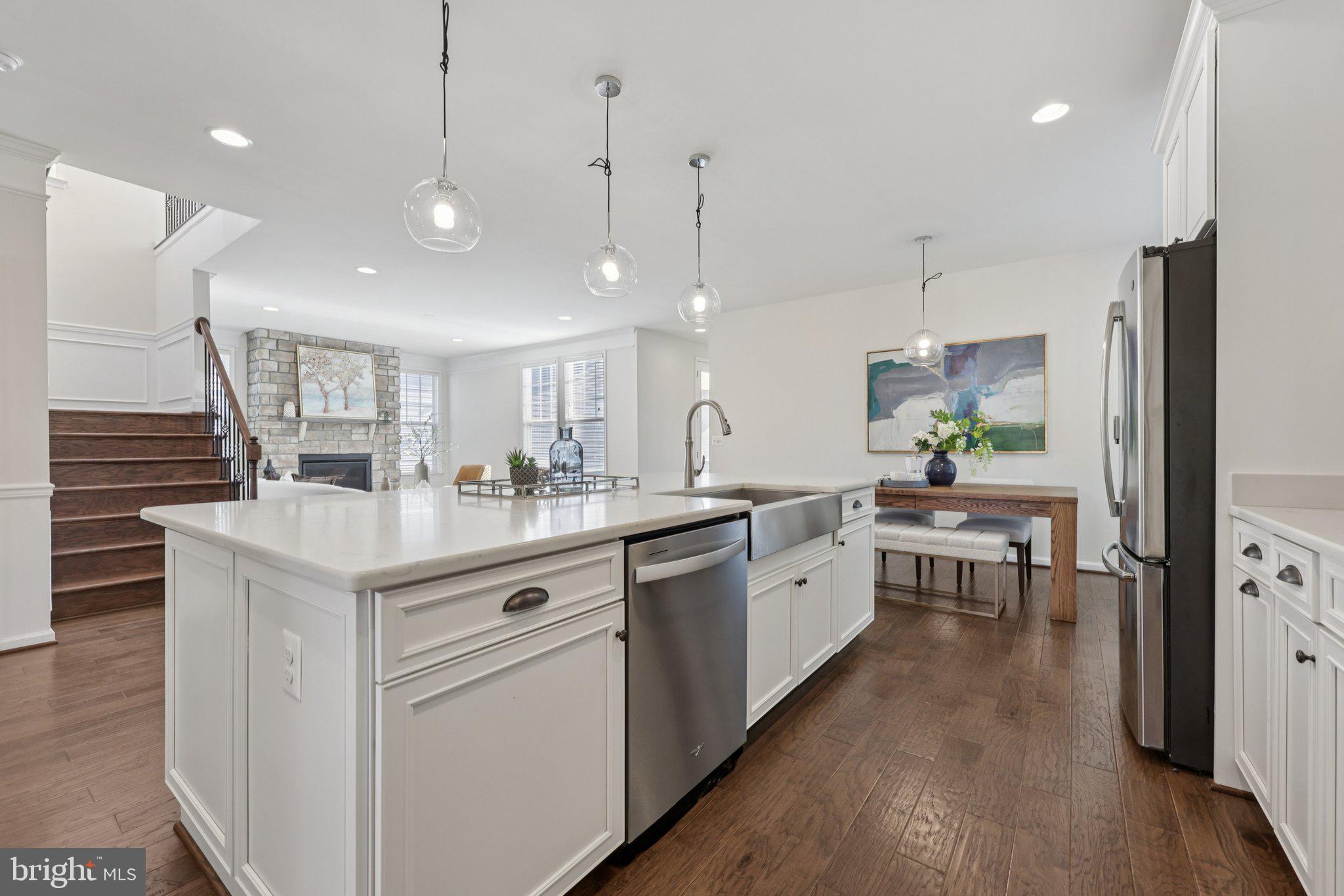 MEADOWBROOK - Residential