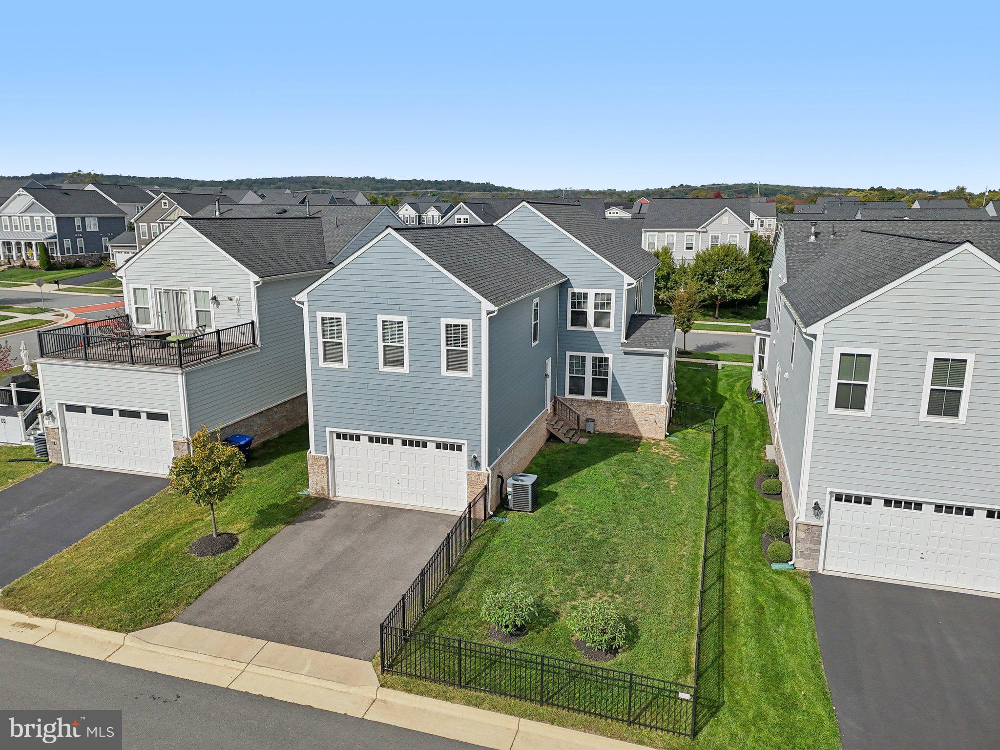 MEADOWBROOK - Residential