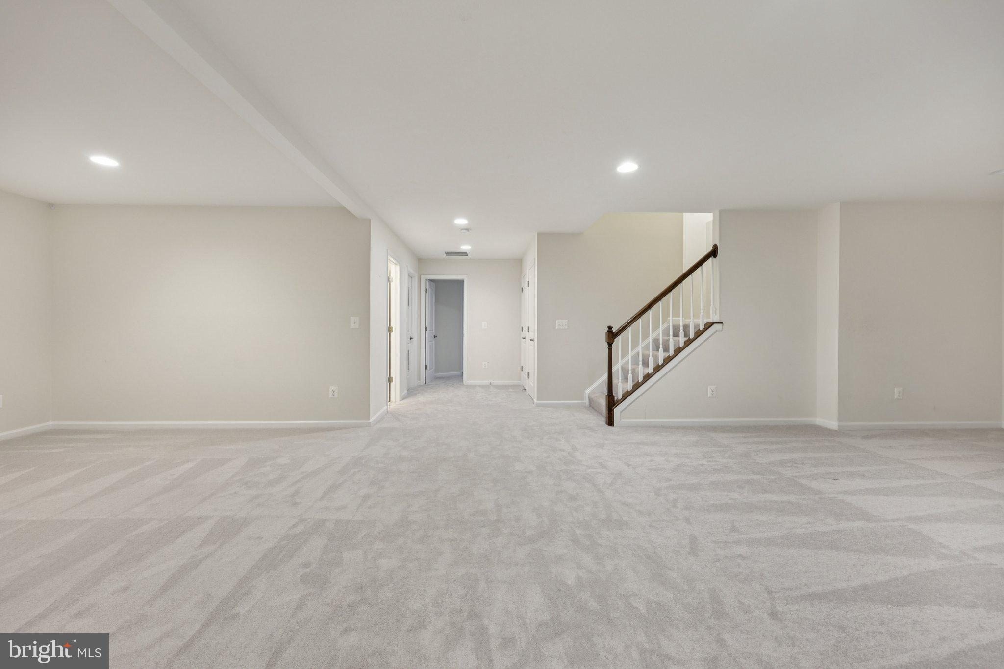 MEADOWBROOK - Residential