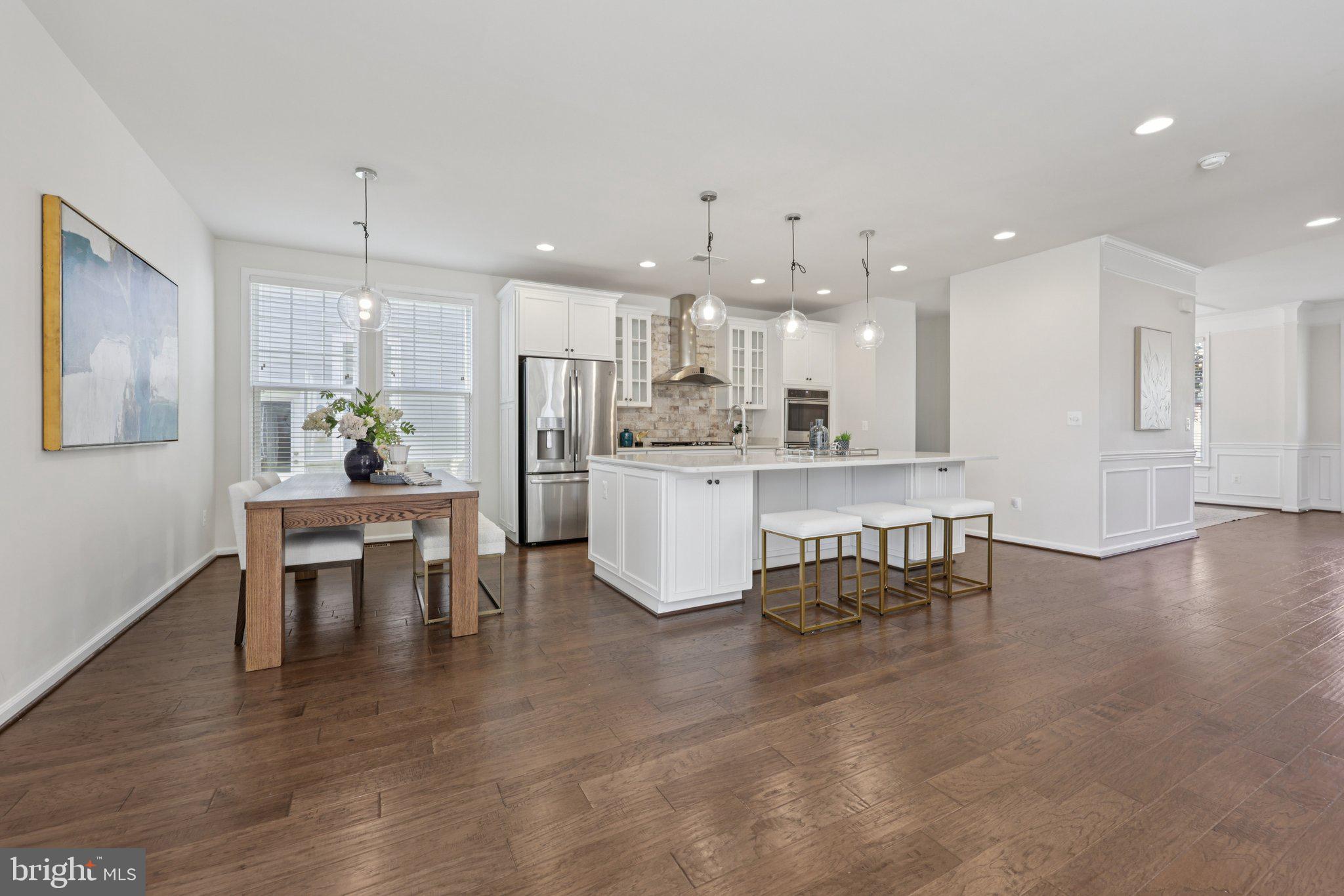 MEADOWBROOK - Residential