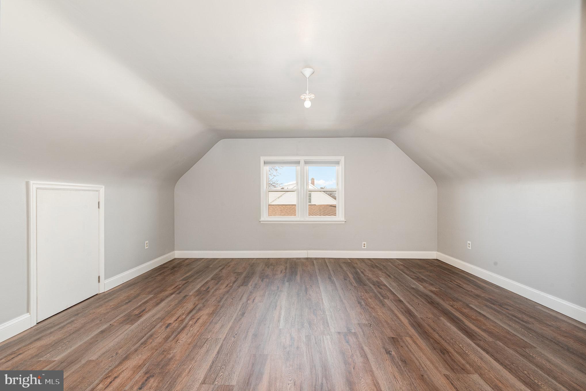 OAK HILLS - Residential Lease