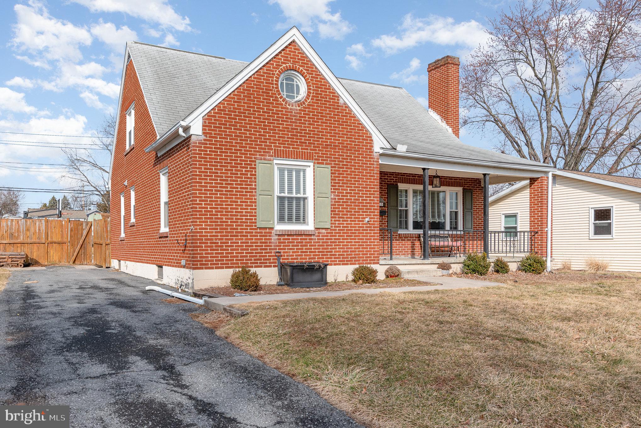 OAK HILLS - Residential Lease